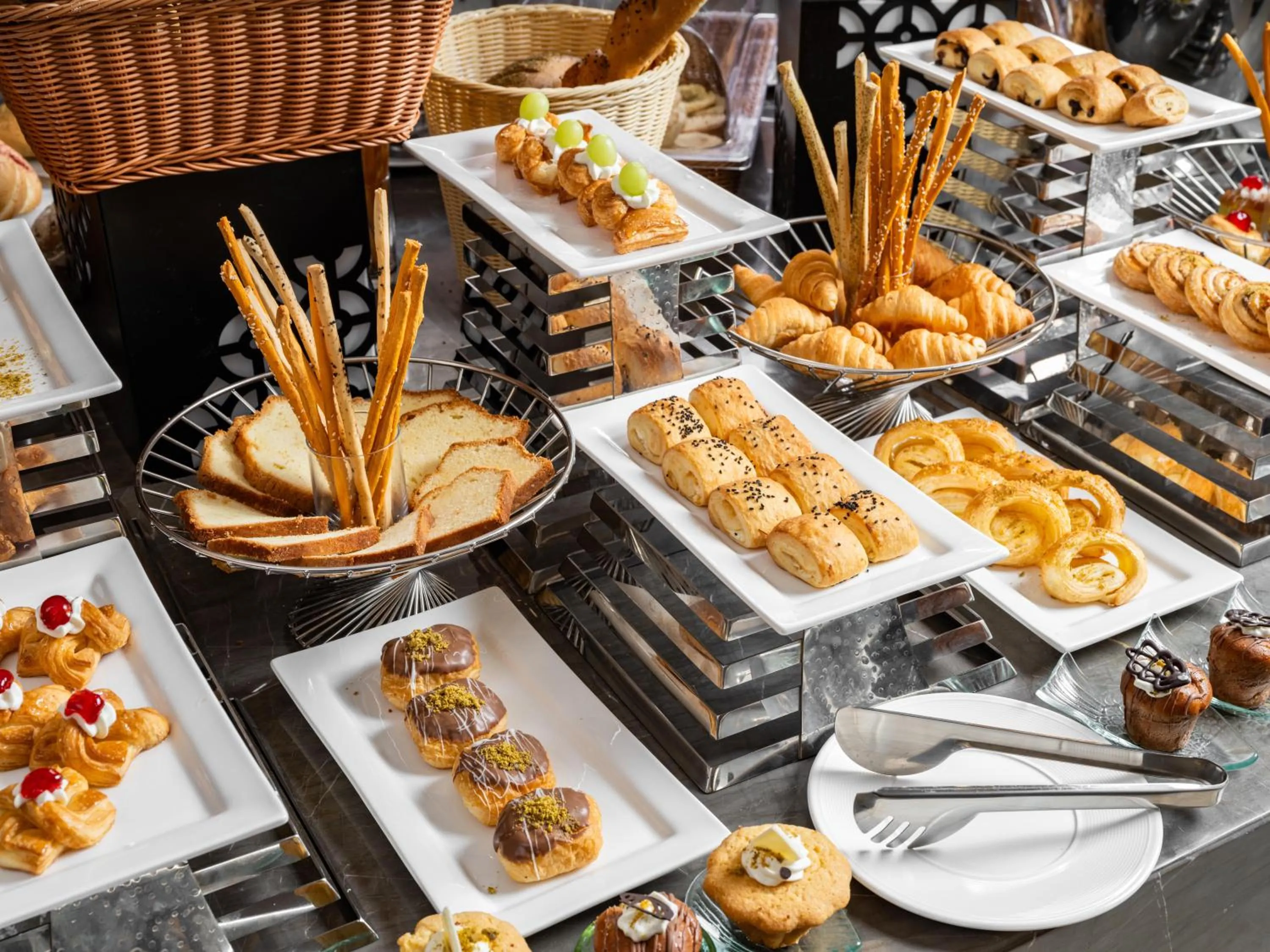 Food in Wirgan Al Noor, Tapestry Collection by Hilton