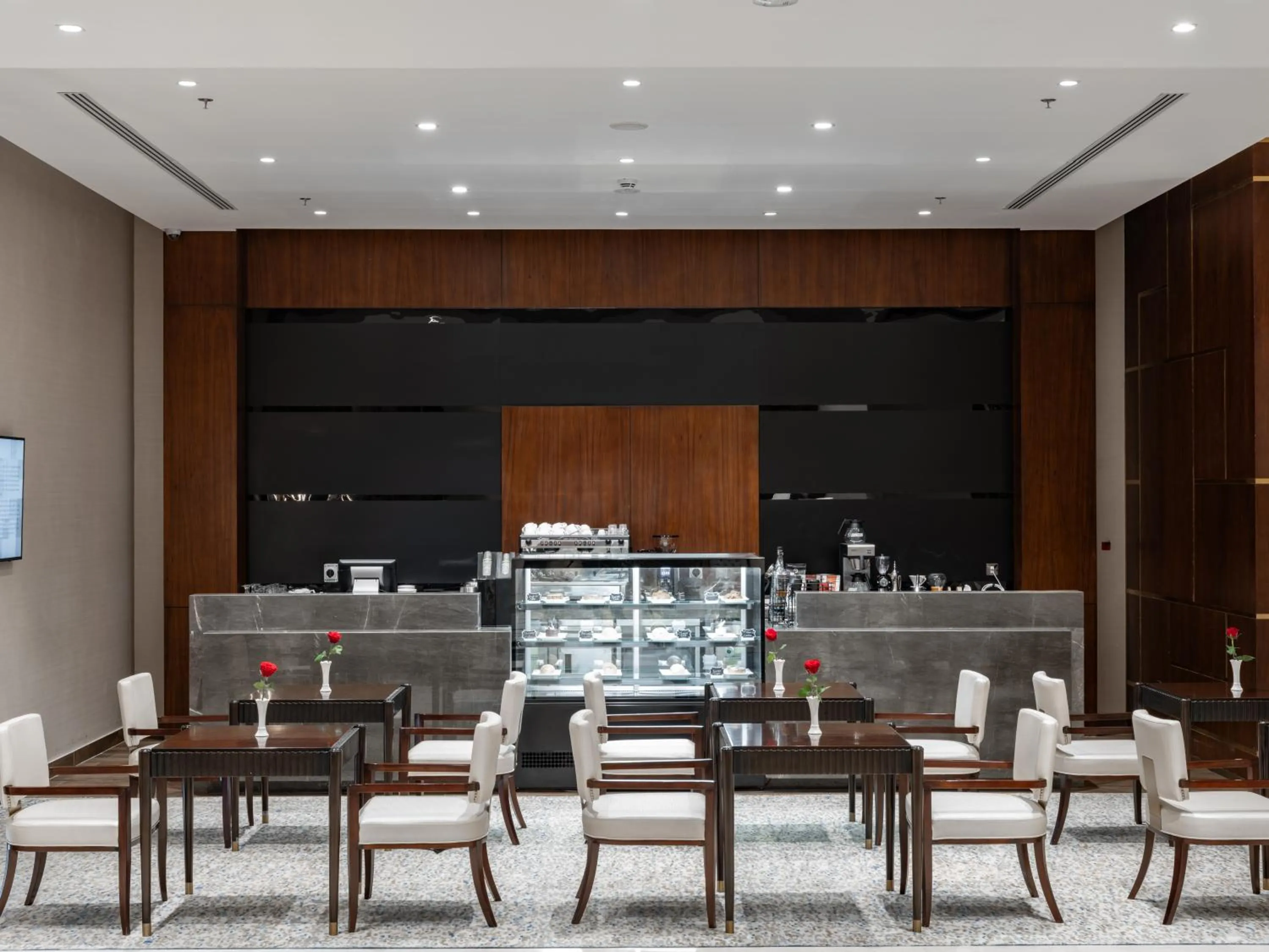 Lounge or bar in Wirgan Al Noor, Tapestry Collection by Hilton