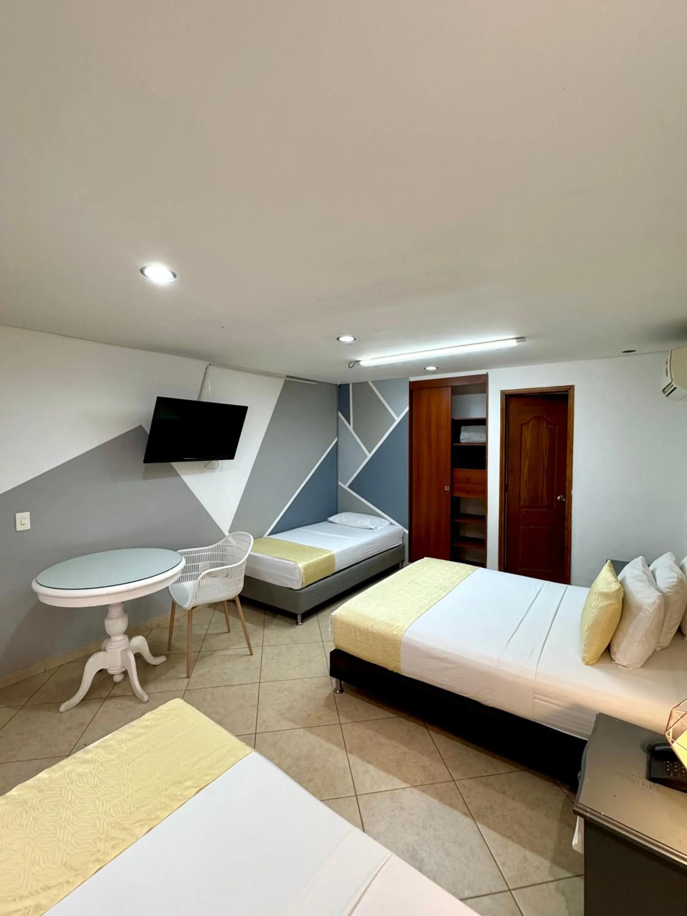 Photo of the whole room, Bed in Hotel Prince Plaza - Laureles Estadio