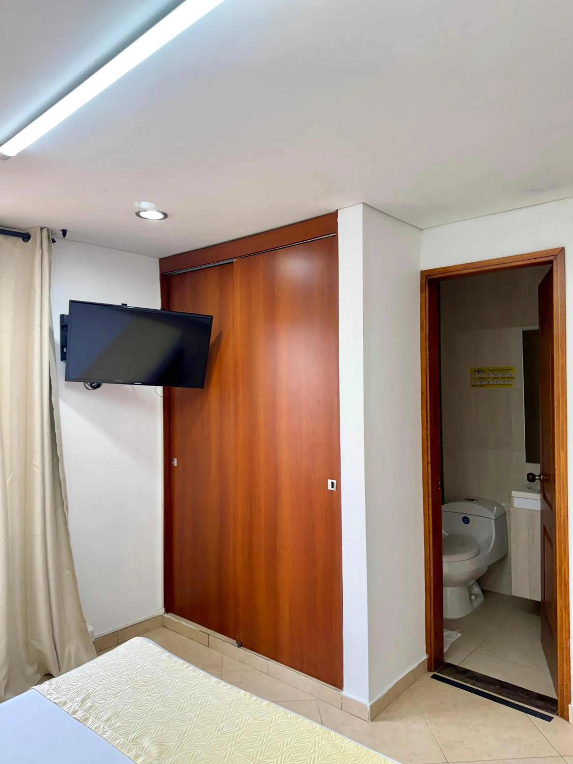 TV and multimedia, Bed in Hotel Prince Plaza - Laureles Estadio