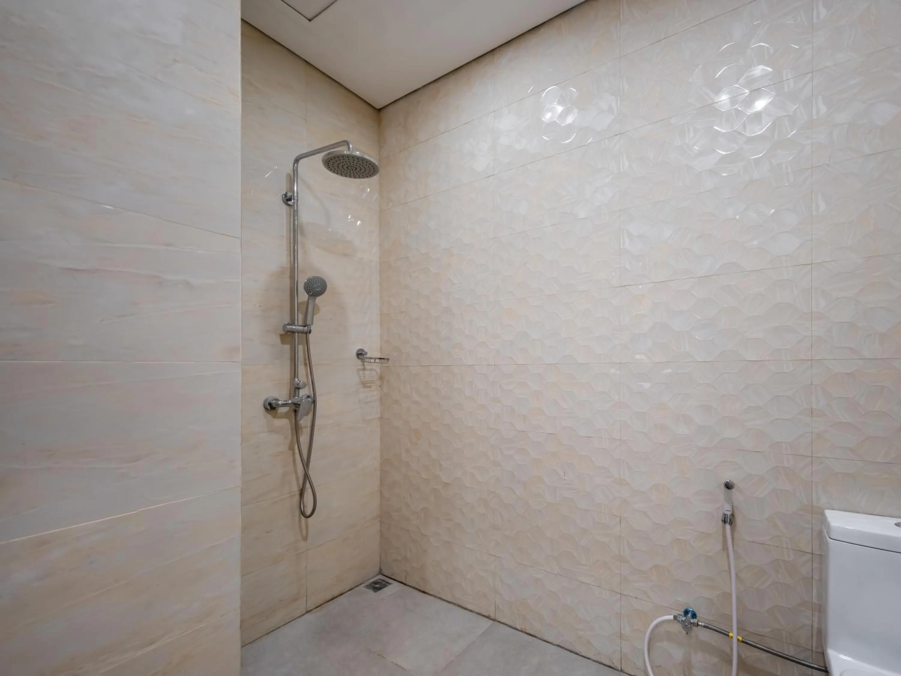 Shower in Cove Bona Sort Pasar Baru