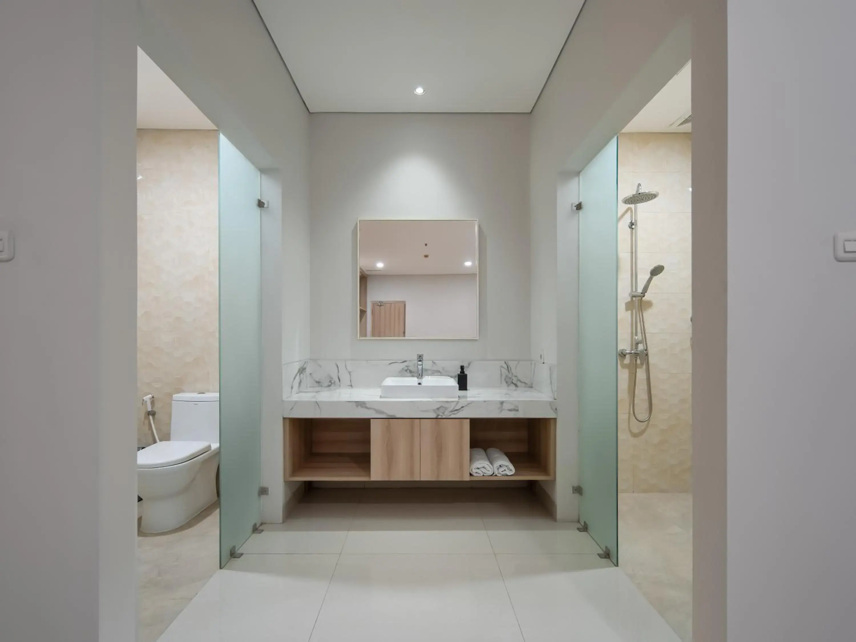 Shower in Cove Bona Sort Pasar Baru Shower in Cove Bona Sort Pasar Baru