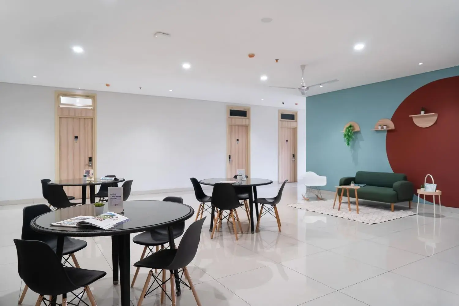 Seating area in Cove Bona Sort Pasar Baru Seating area in Cove Bona Sort Pasar Baru