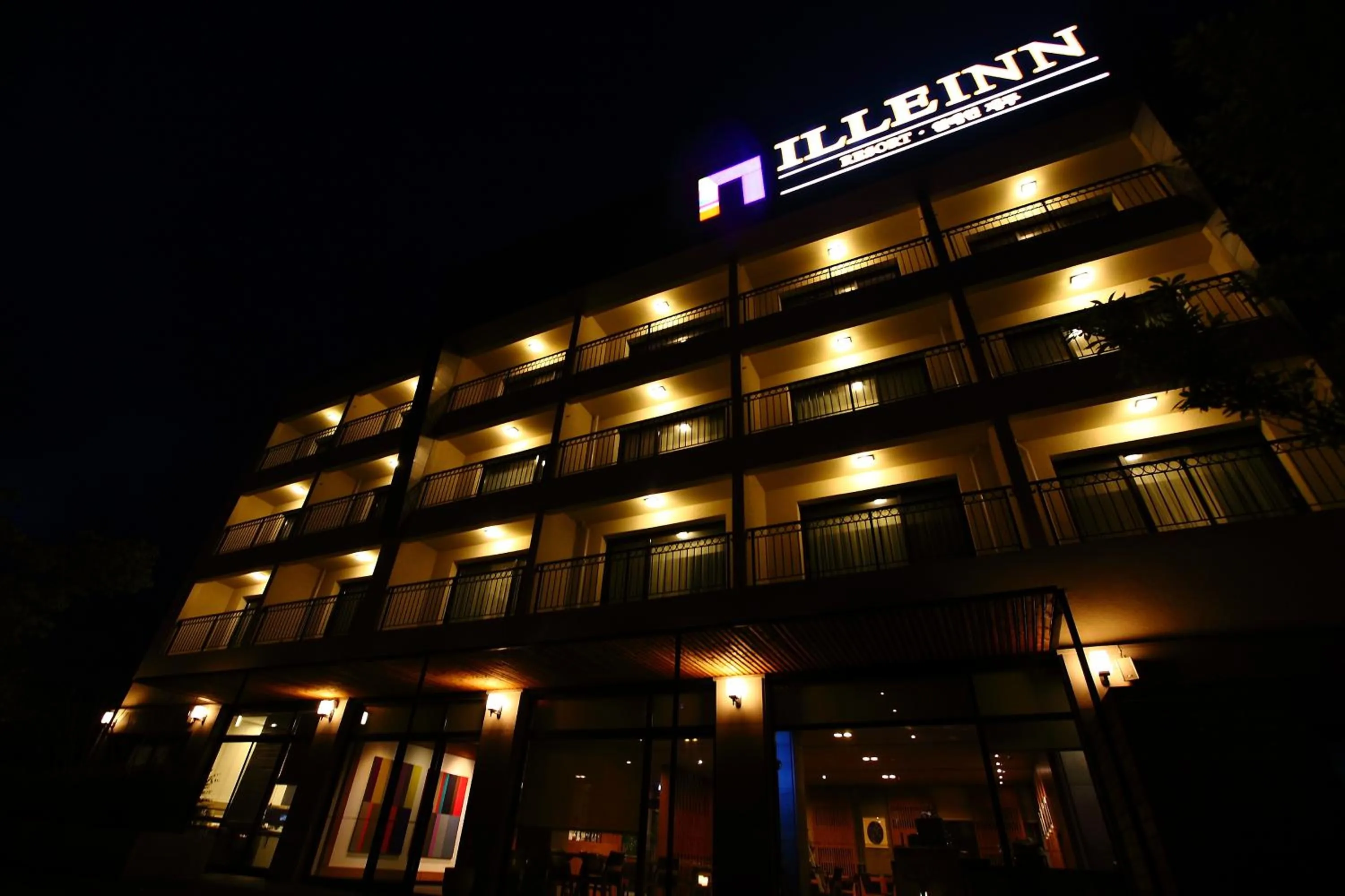 Property building in IlleInn Hotel