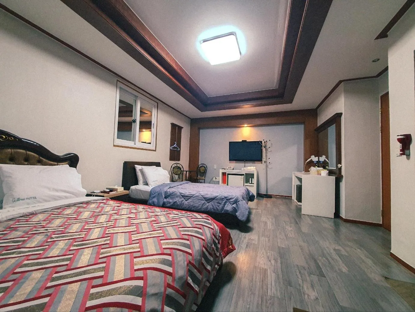 Photo of the whole room, Bed in Galleria Hotel
