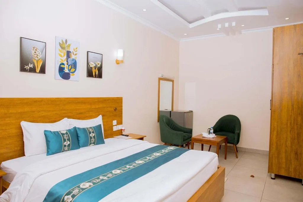 Bedroom, Bed in Velvet Suites