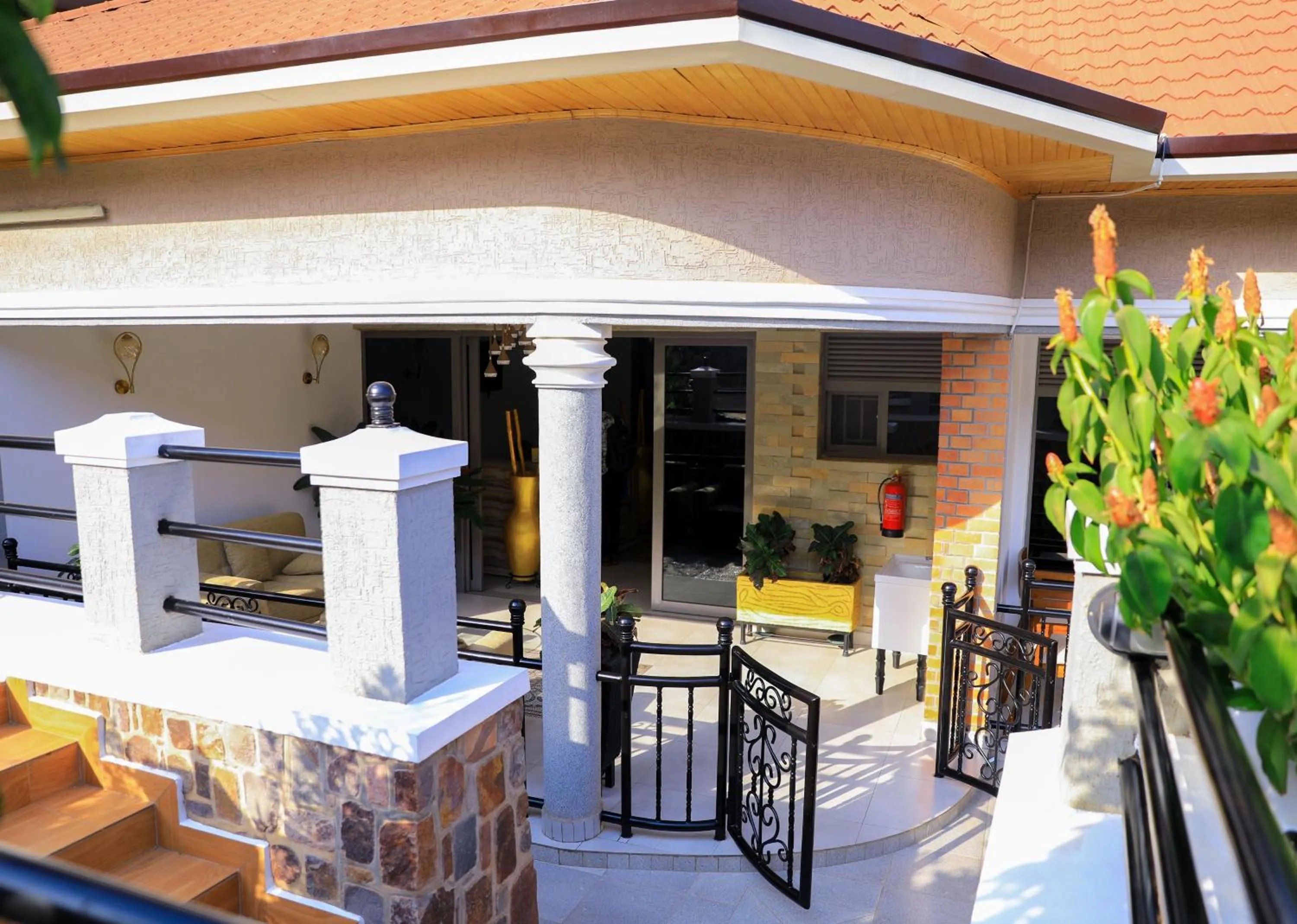 Property building in ALLY NGALI MOTEL