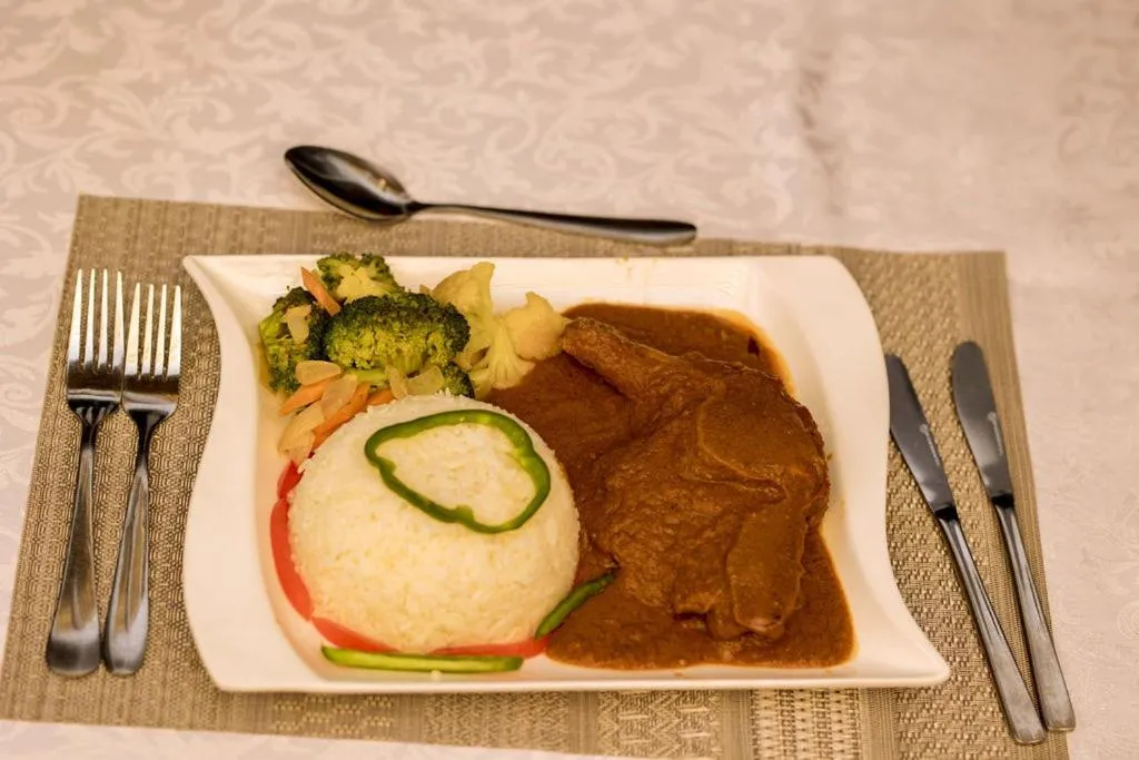 Restaurant/places to eat in Velvet Suites