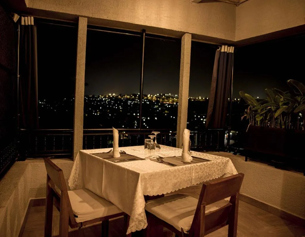 Restaurant/places to eat in Velvet Suites