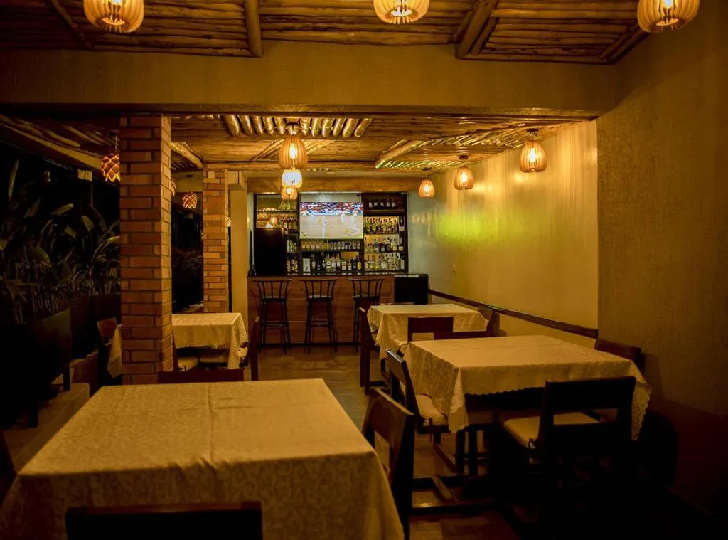 Restaurant/places to eat in Velvet Suites