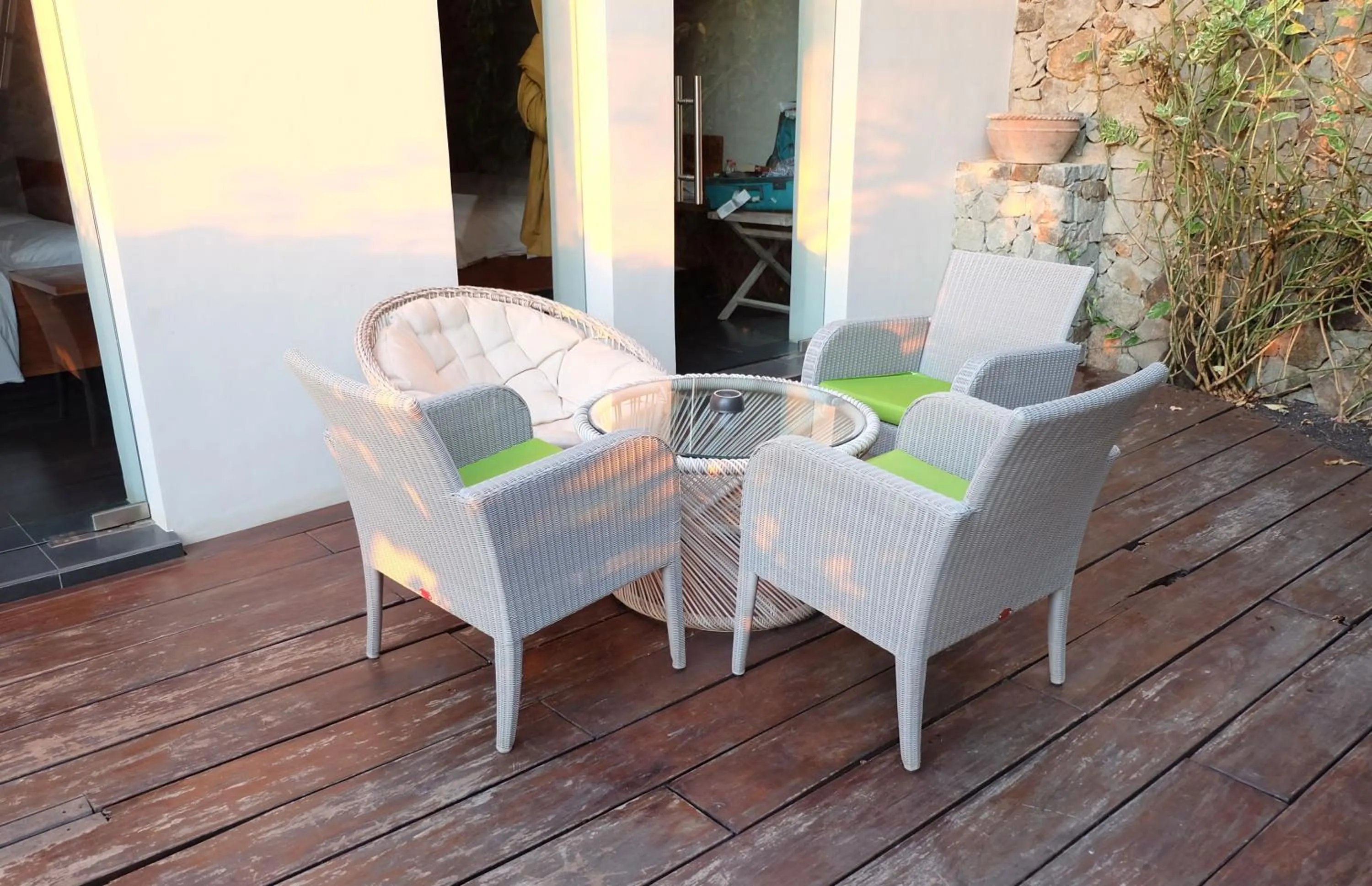 Balcony/Terrace in Blue Parrot