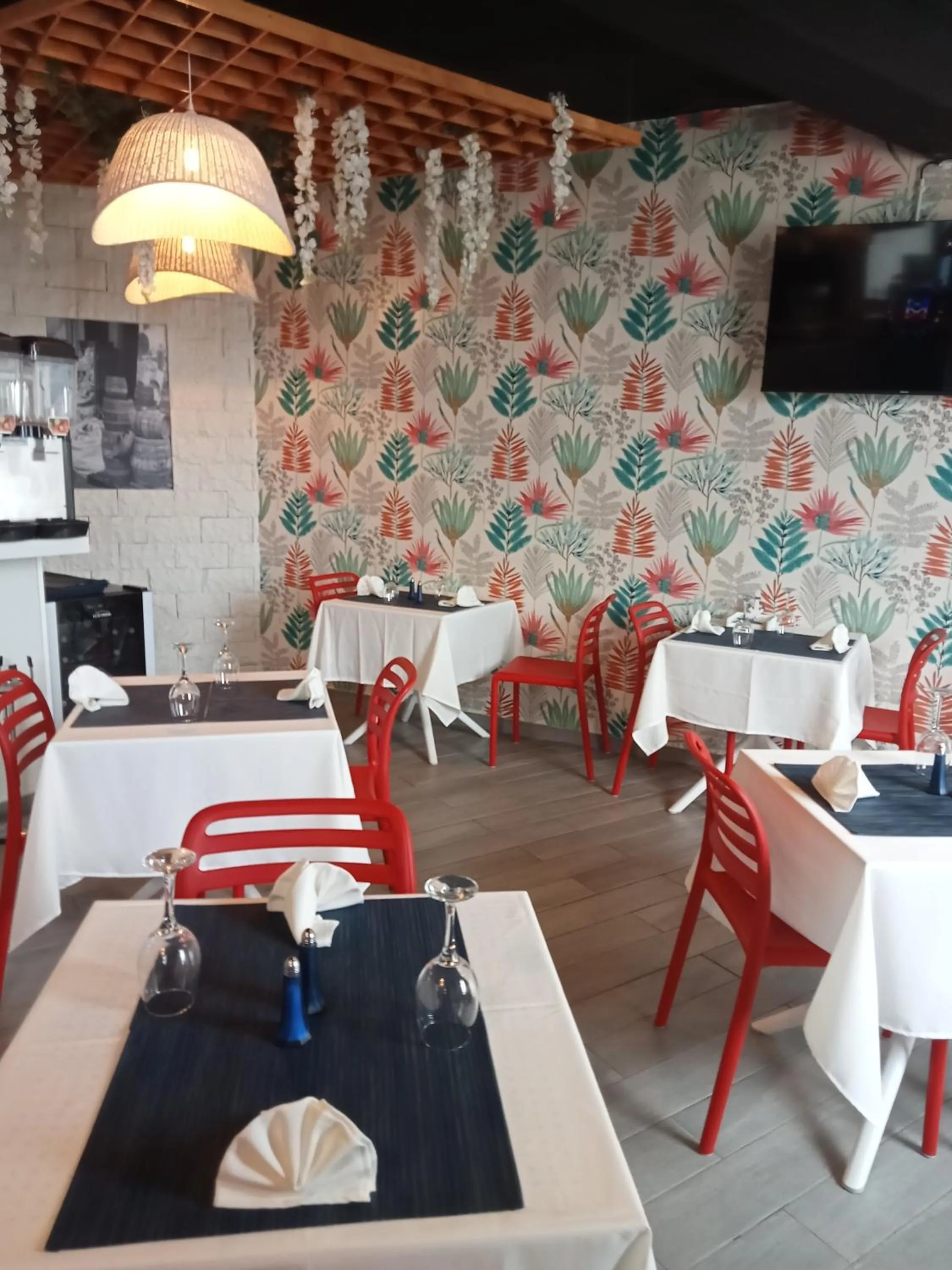 Restaurant/places to eat in Mediterrâneo Madeira