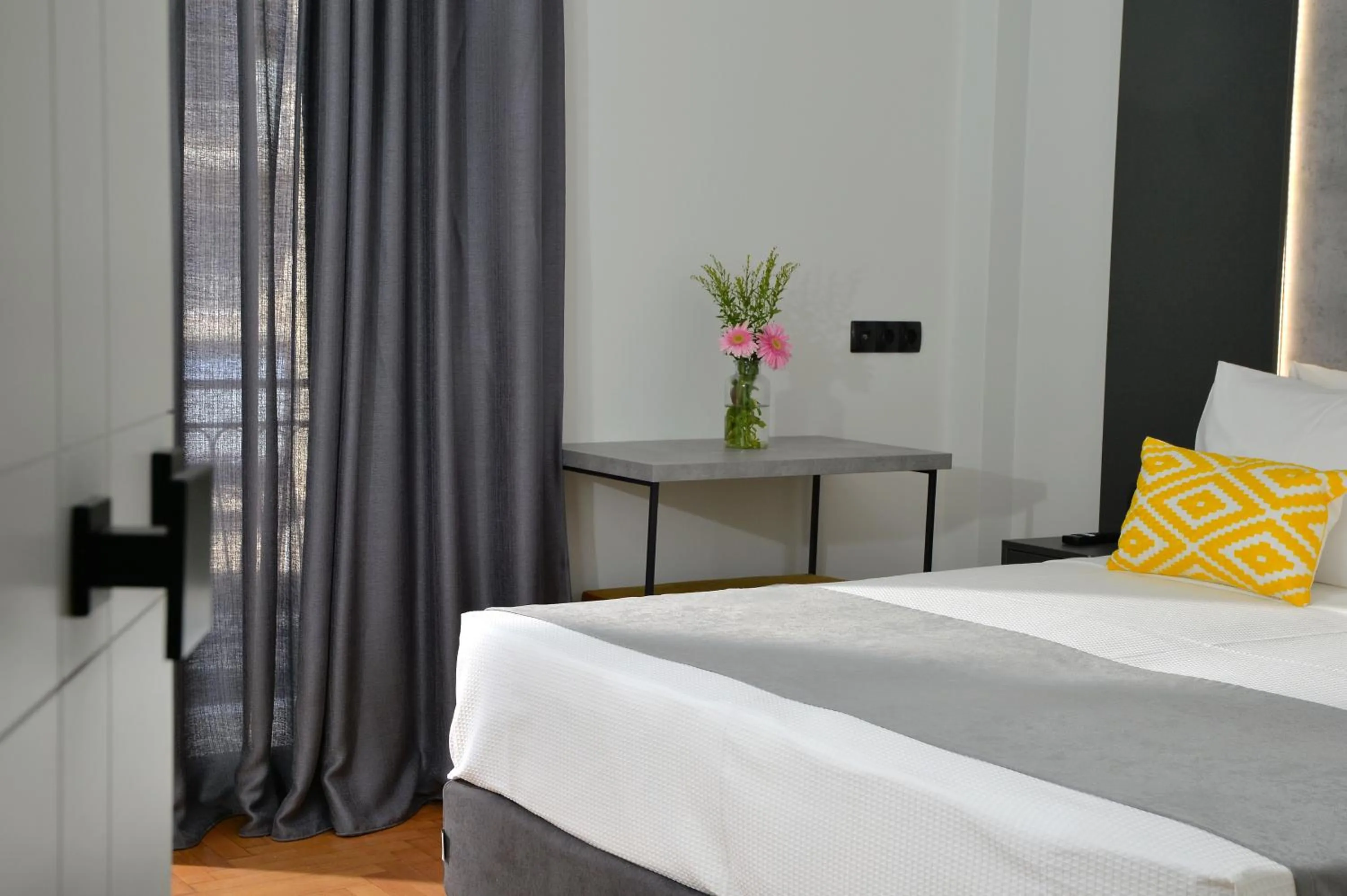 Breakfast, Bed in Athenian Gem