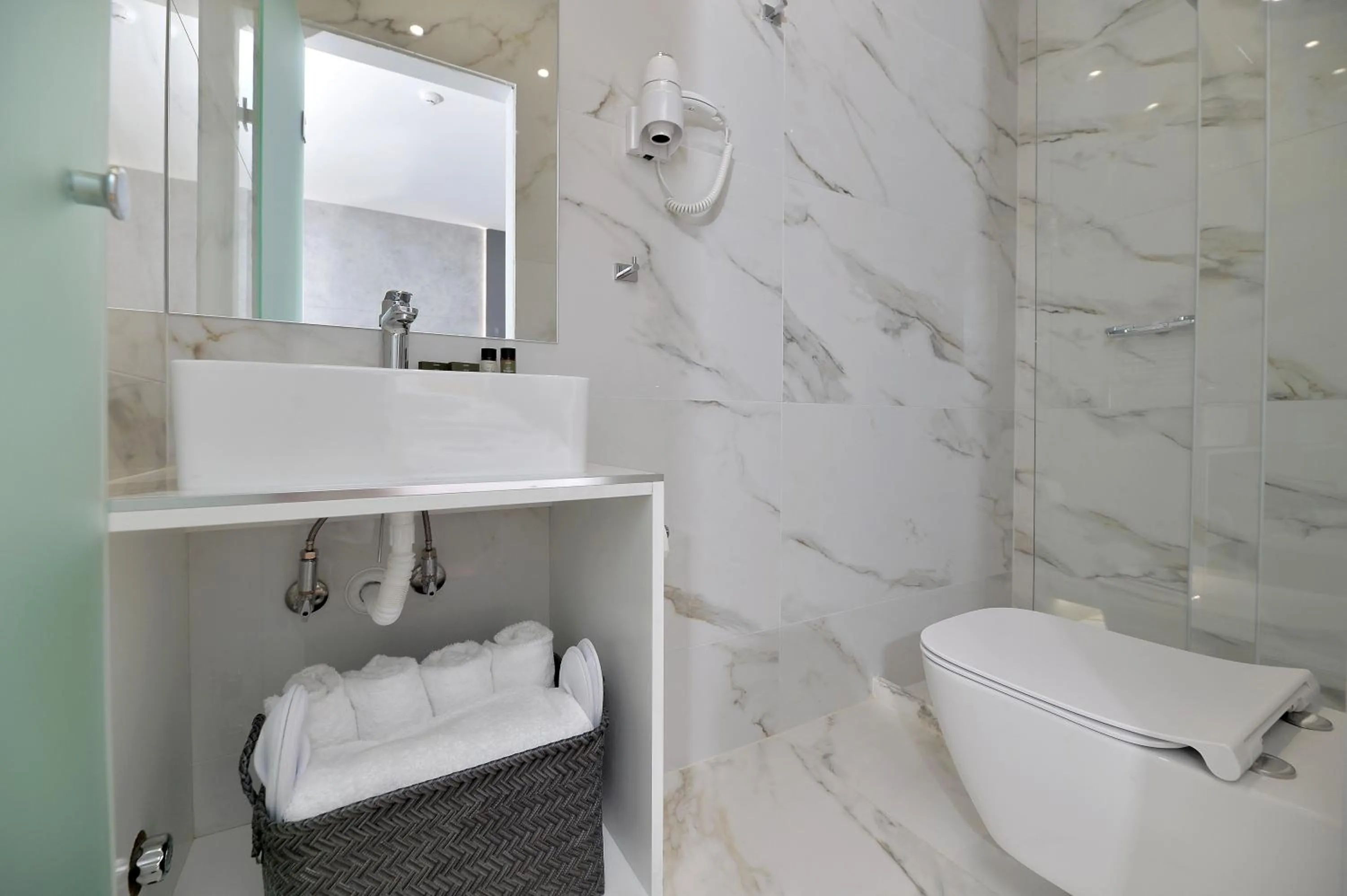 Bathroom in Athenian Gem