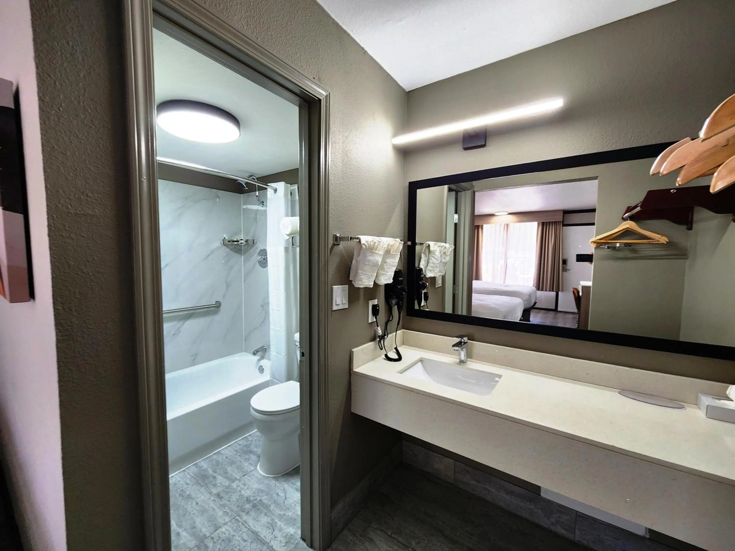 Shower in Smart Stay Lafayette