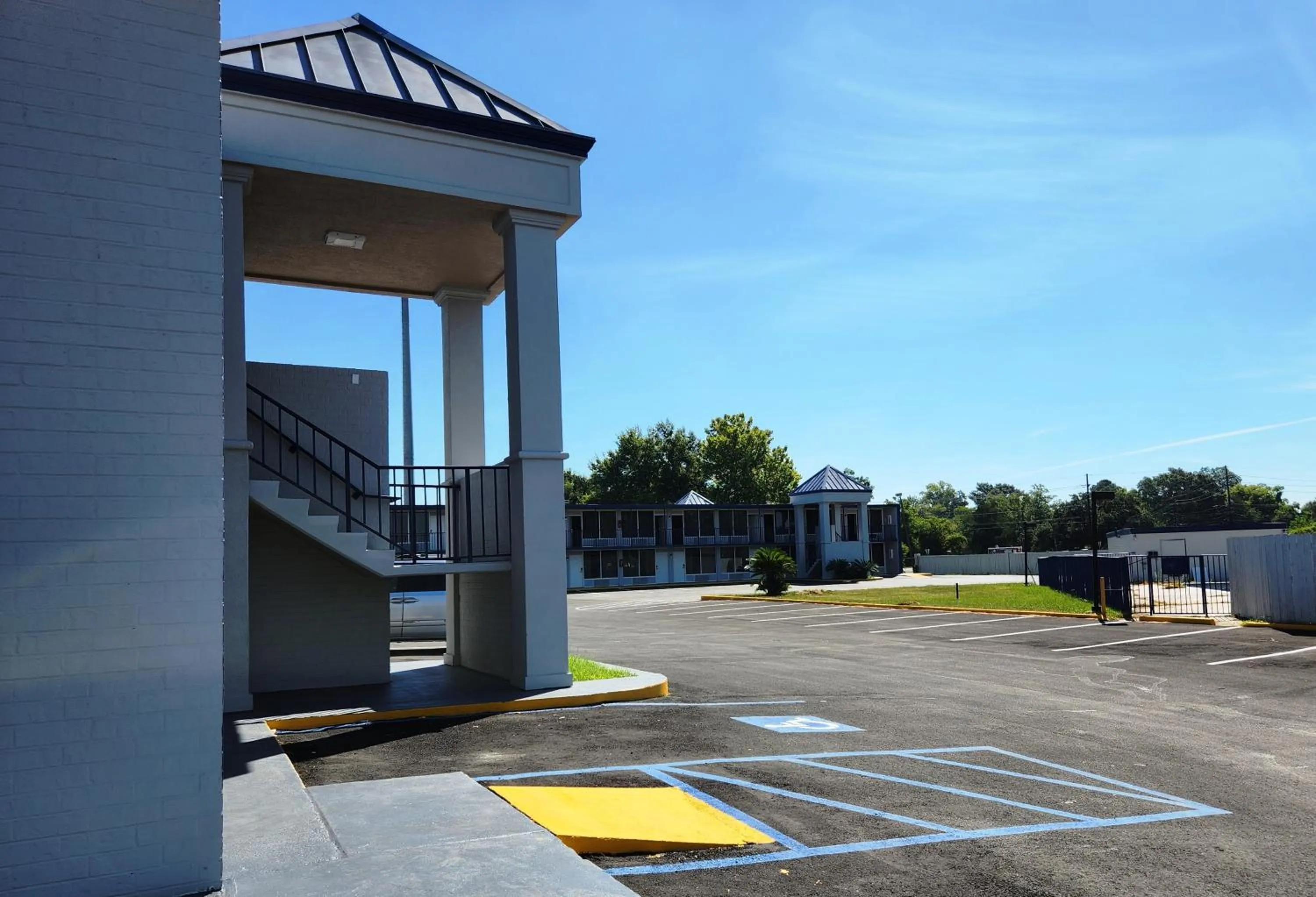 Property building in Smart Stay Lafayette