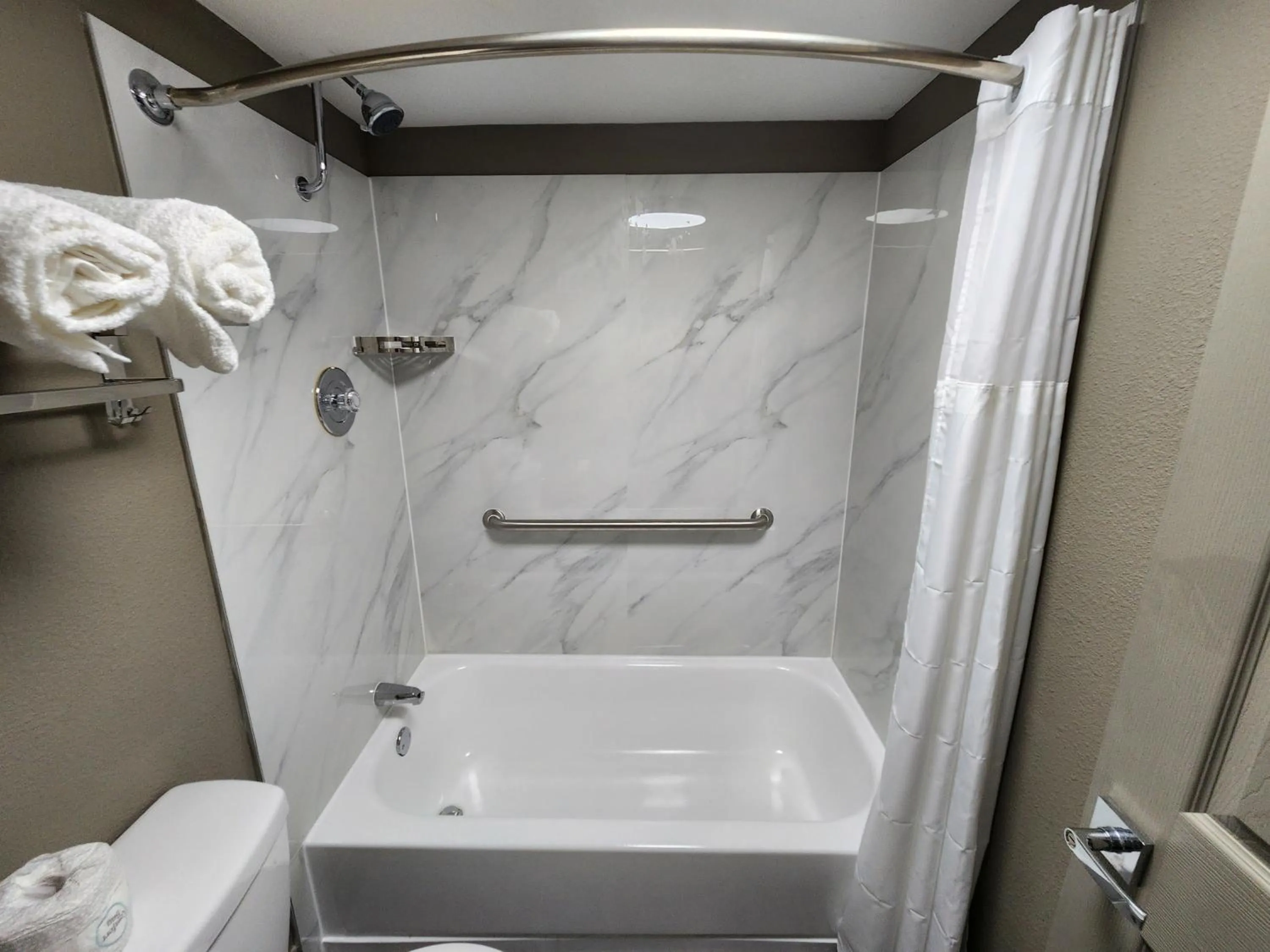 Shower in Smart Stay Lafayette