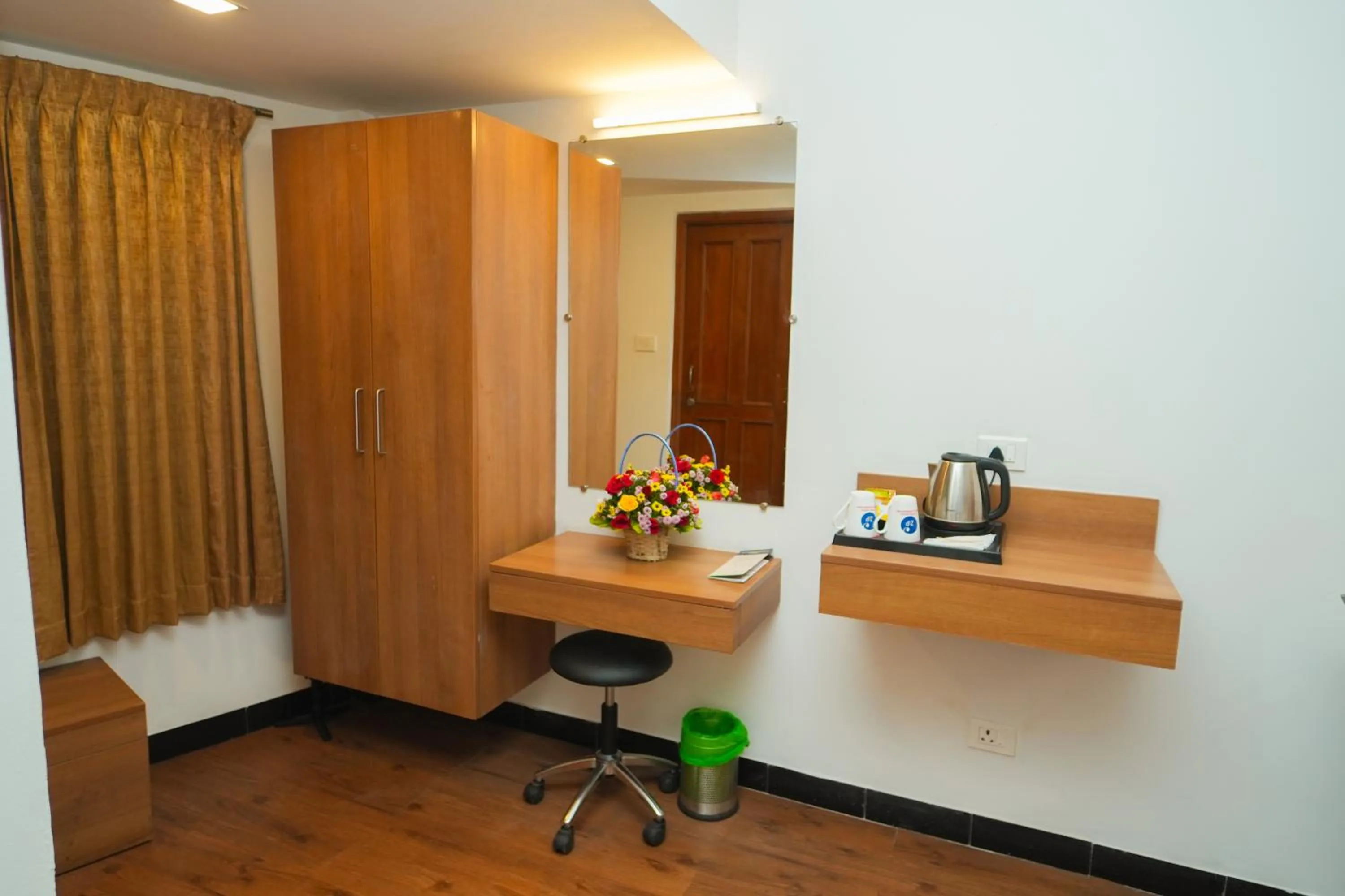 wardrobe in Zip by Spree Hotels Mangala International