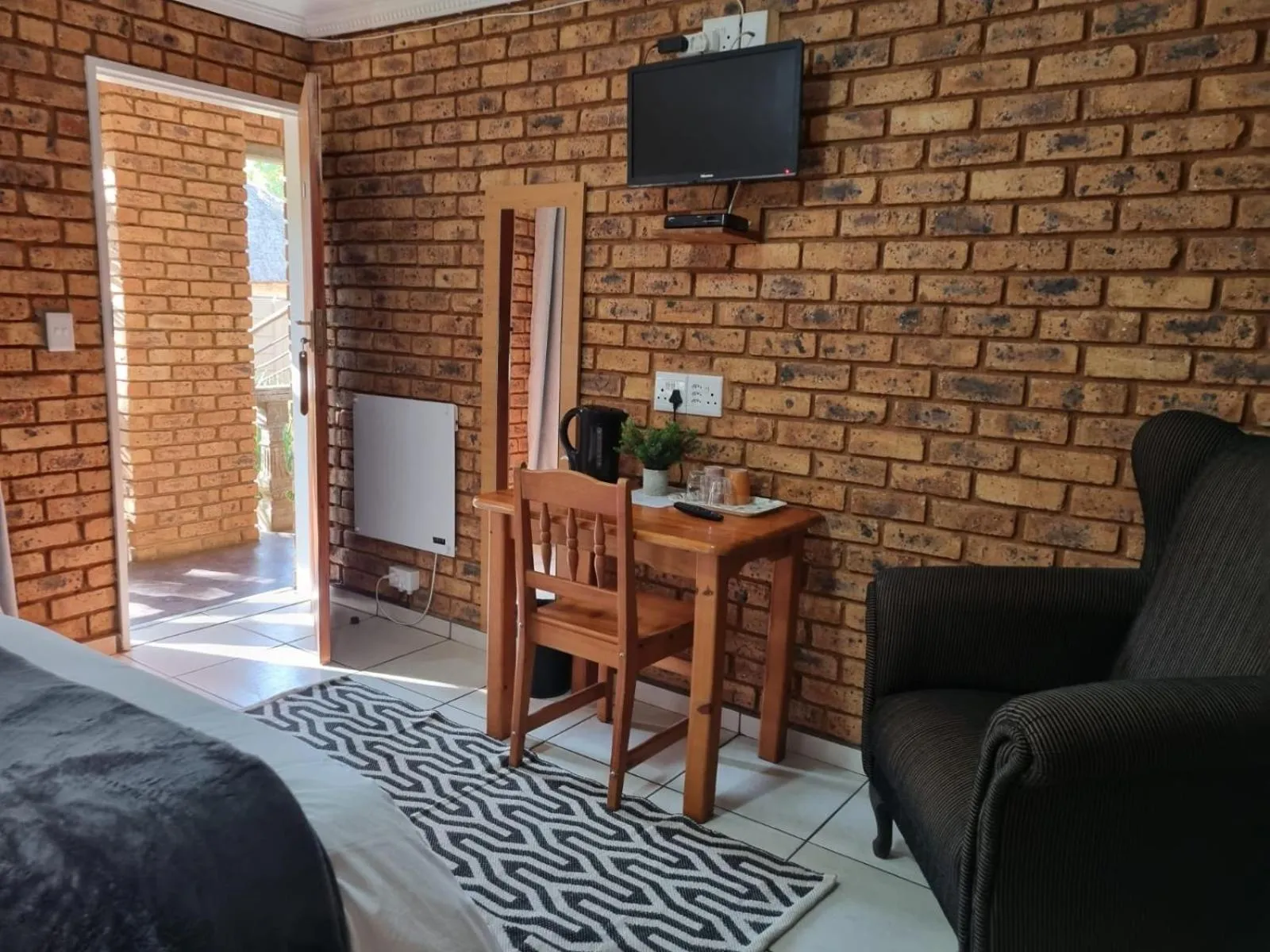 Coffee/tea facilities in Emerald Guesthouse