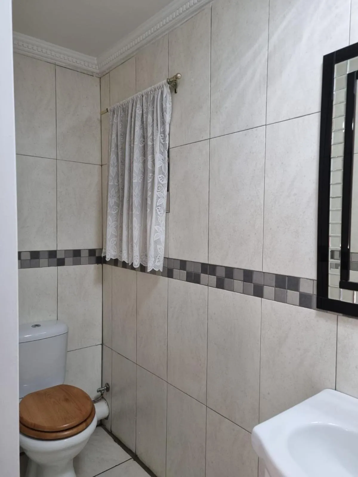 Toilet in Emerald Guesthouse