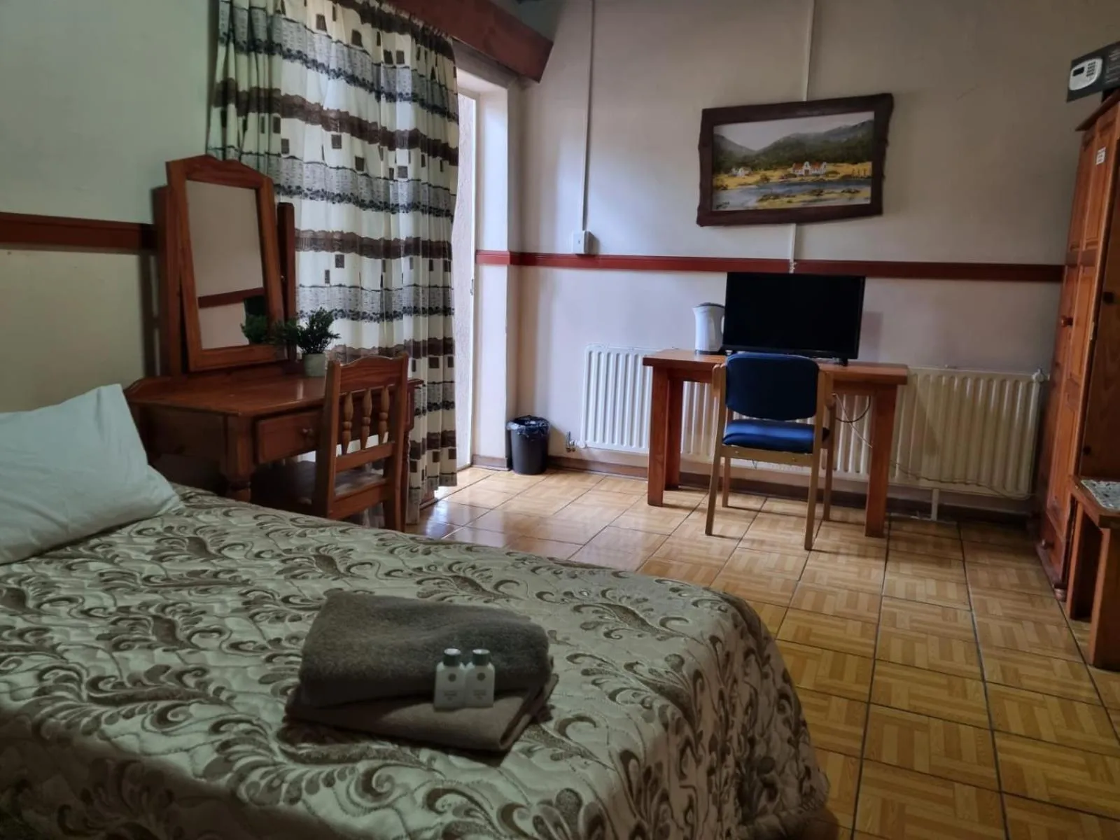 Photo of the whole room, Bed in Emerald Guesthouse