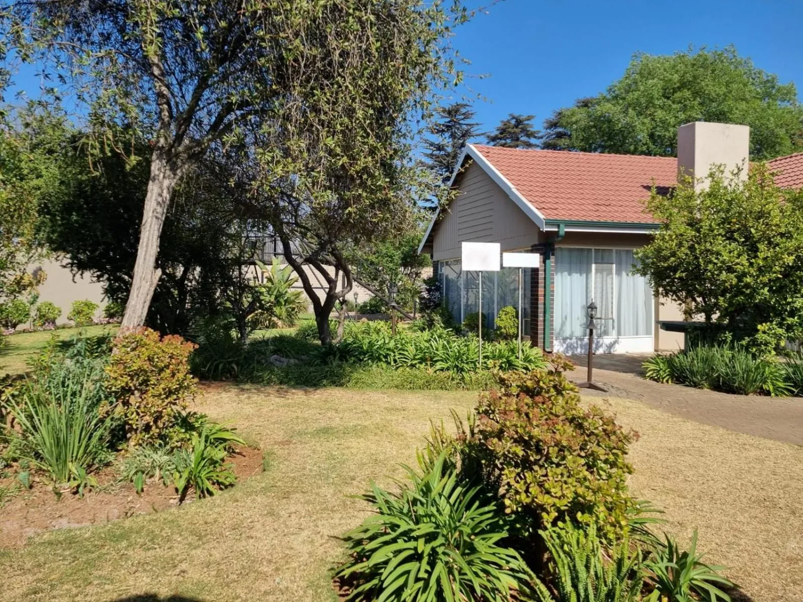 Property building in Emerald Guesthouse