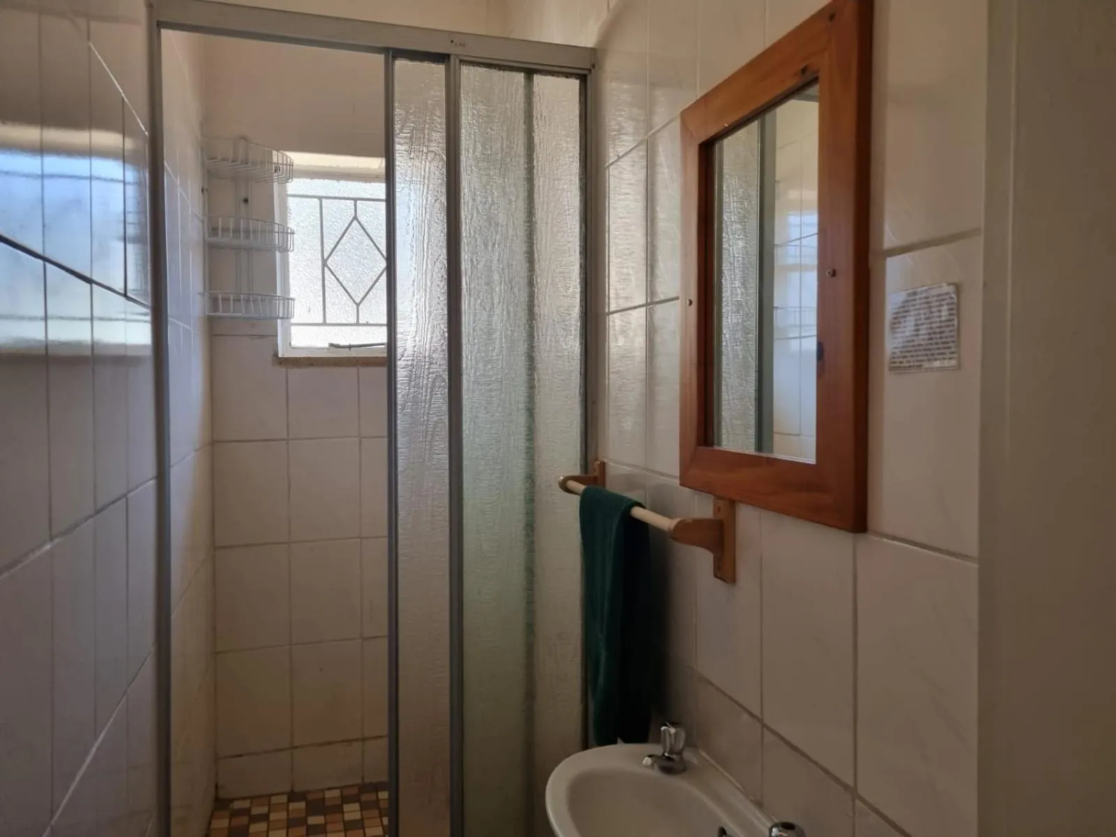 Shower in Emerald Guesthouse