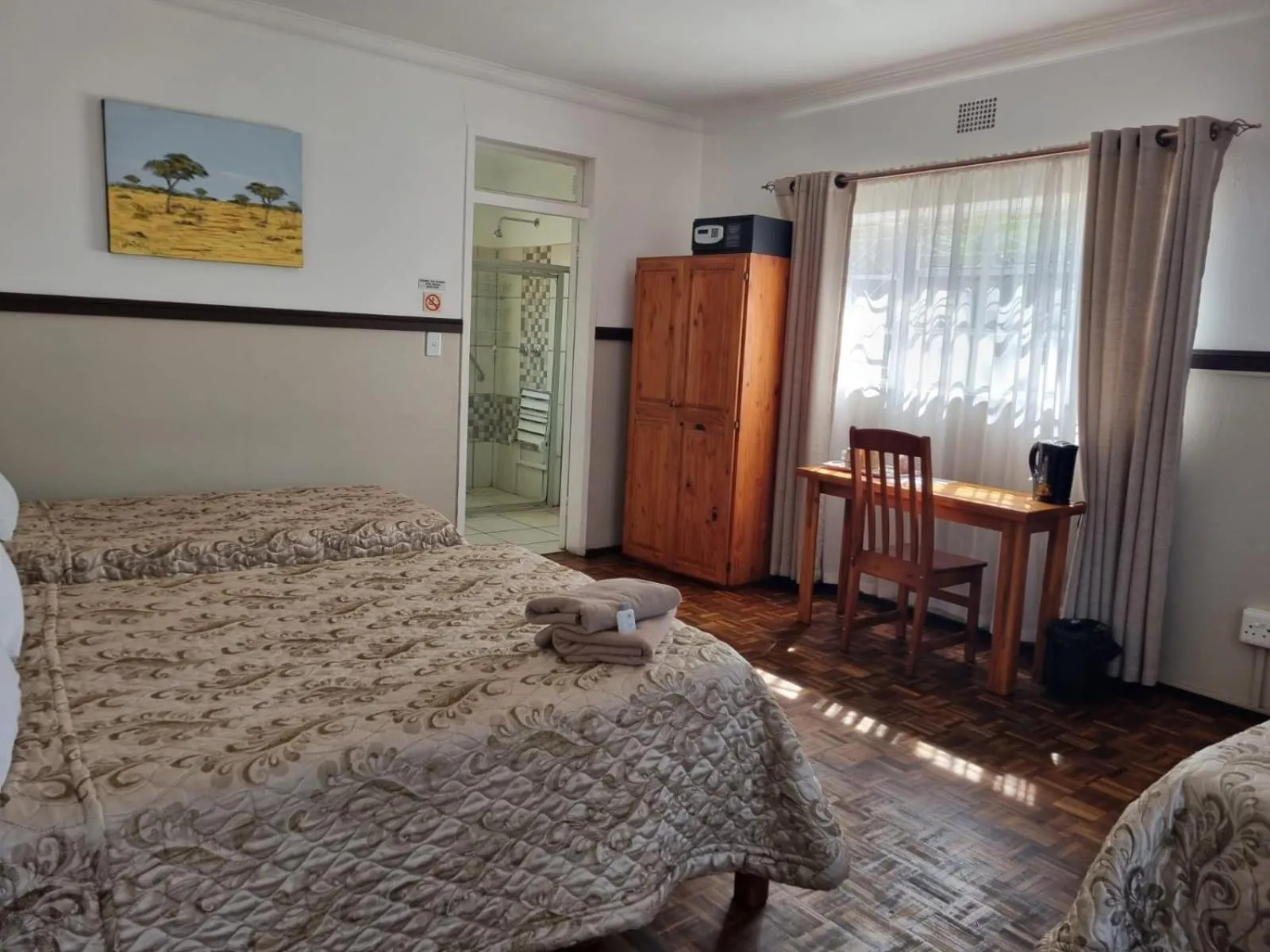 Photo of the whole room, Bed in Emerald Guesthouse