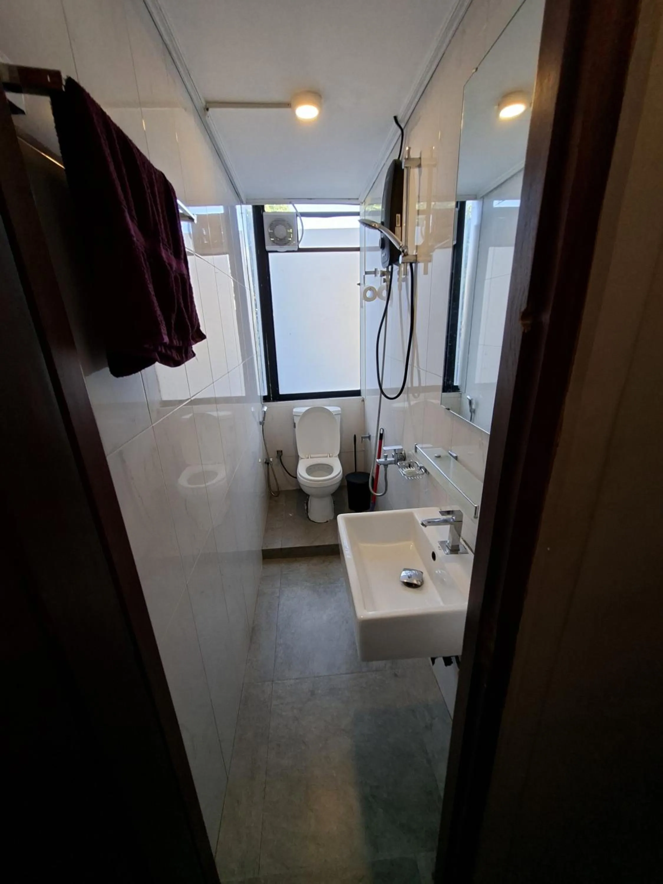 Shower in Kandy City Inn