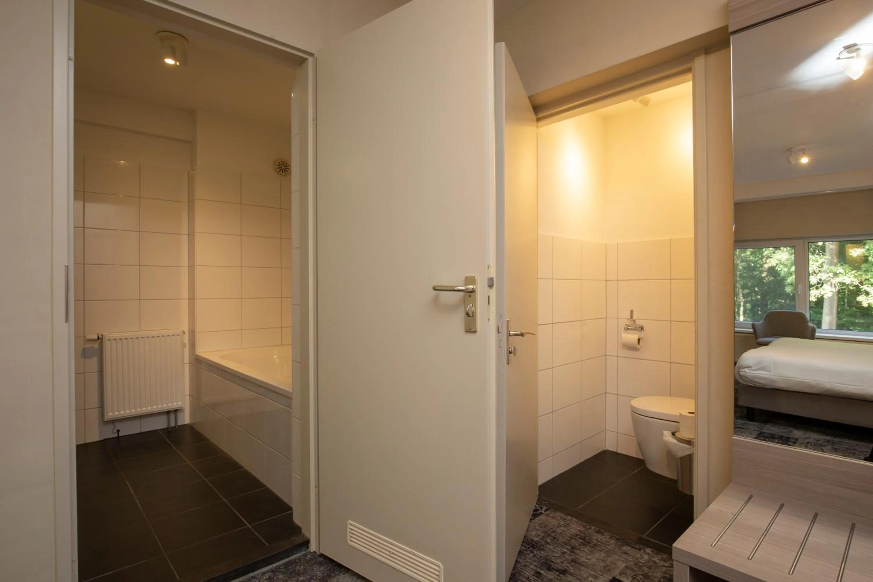 Bathroom in Fletcher Hotel Restaurant Paasberg