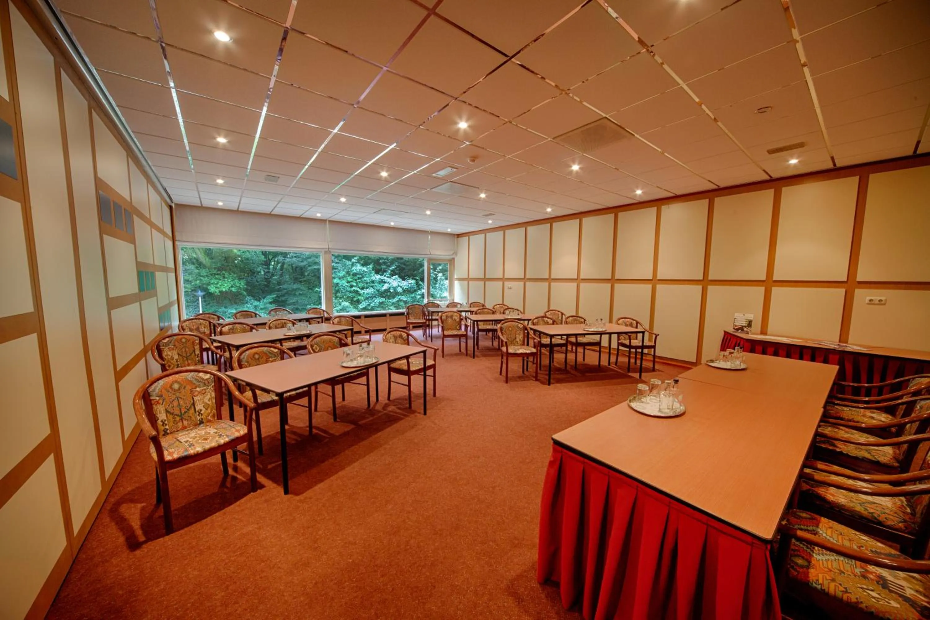 Business facilities in Fletcher Hotel Restaurant Paasberg