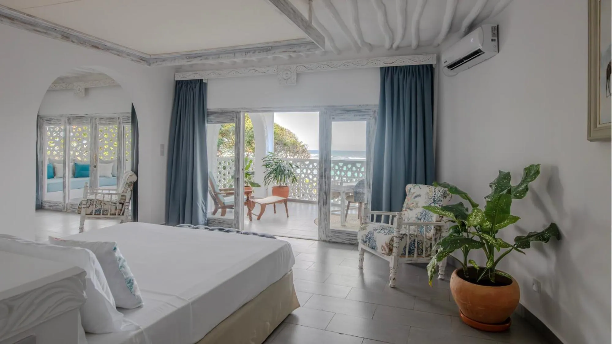 View (from property/room), Bed in Chale Island Resort