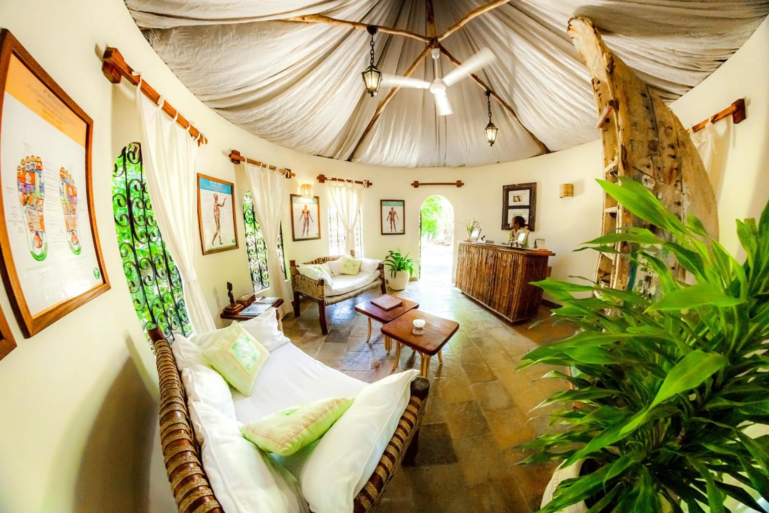 Spa and wellness centre/facilities in Chale Island Resort