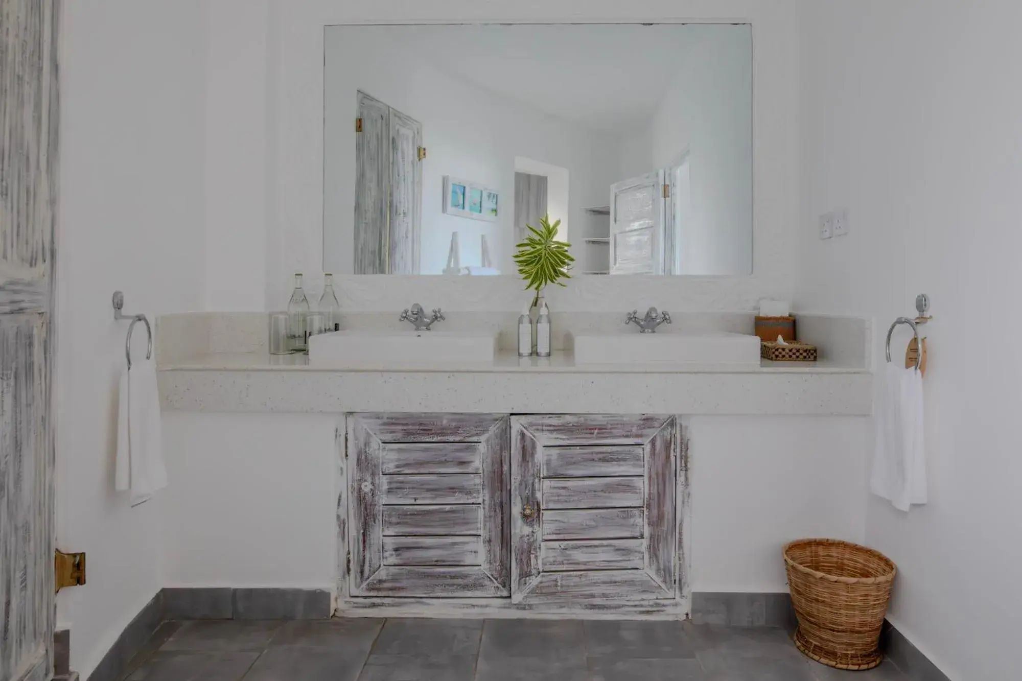 Bathroom in Chale Island Resort Bathroom in Chale Island Resort