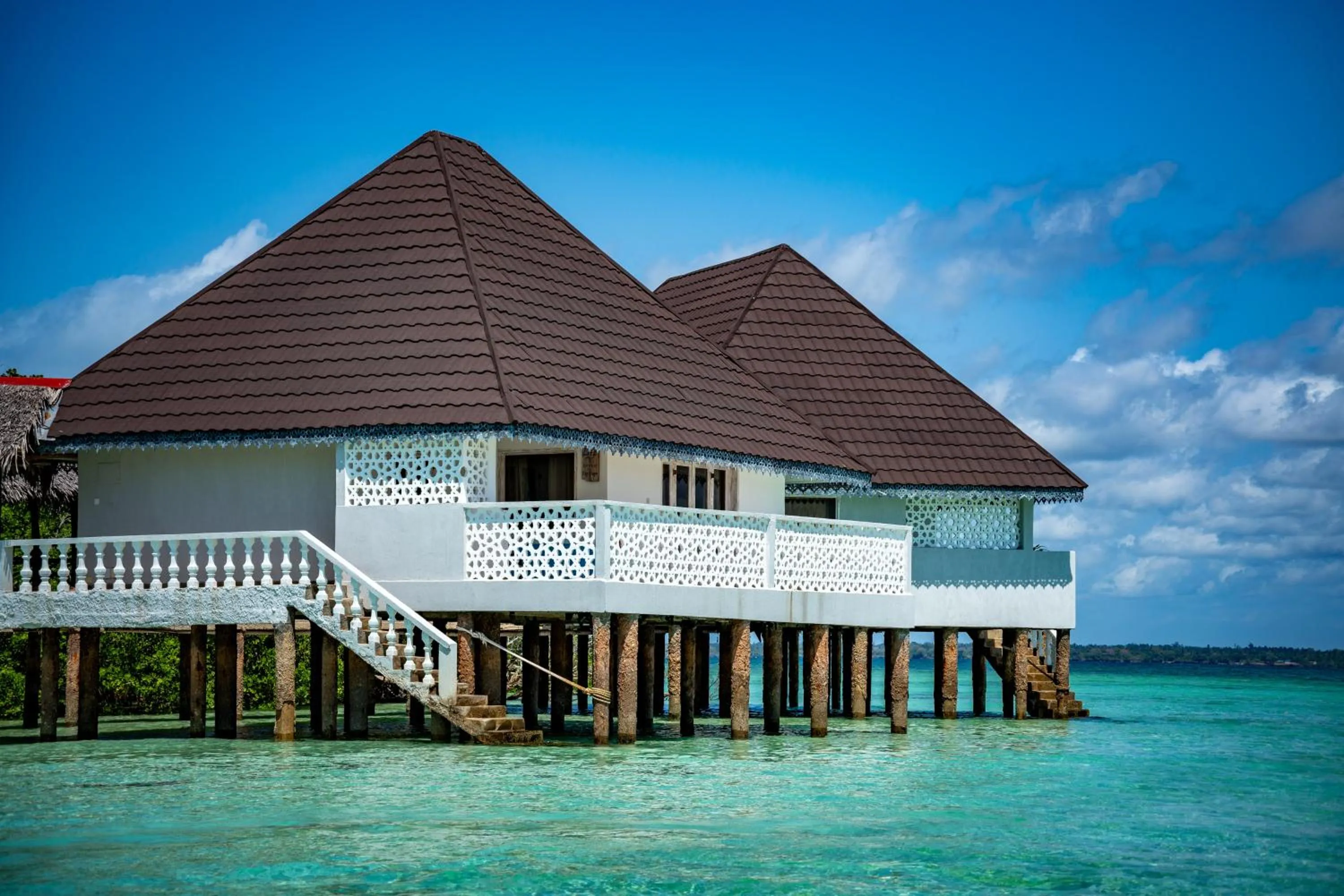 Property building in Chale Island Resort
