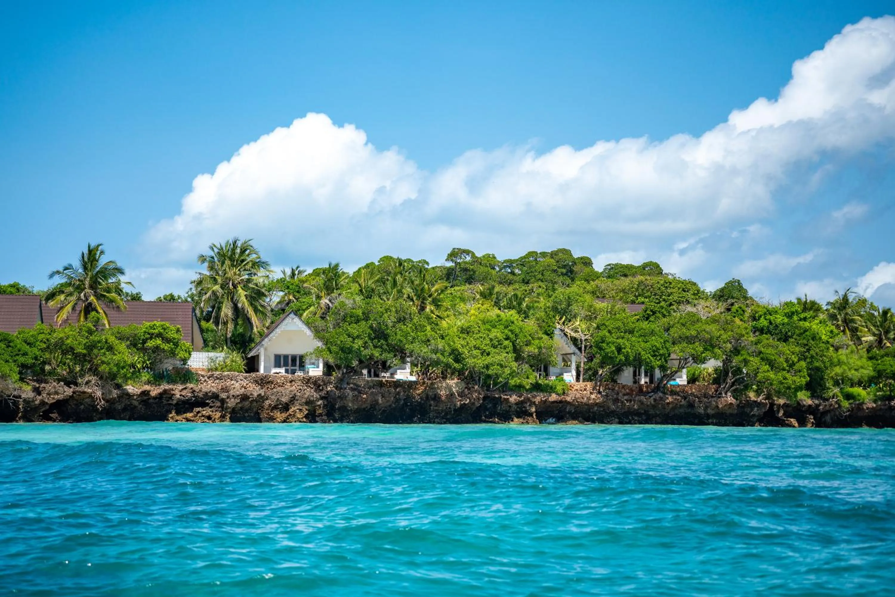 Property building in Chale Island Resort