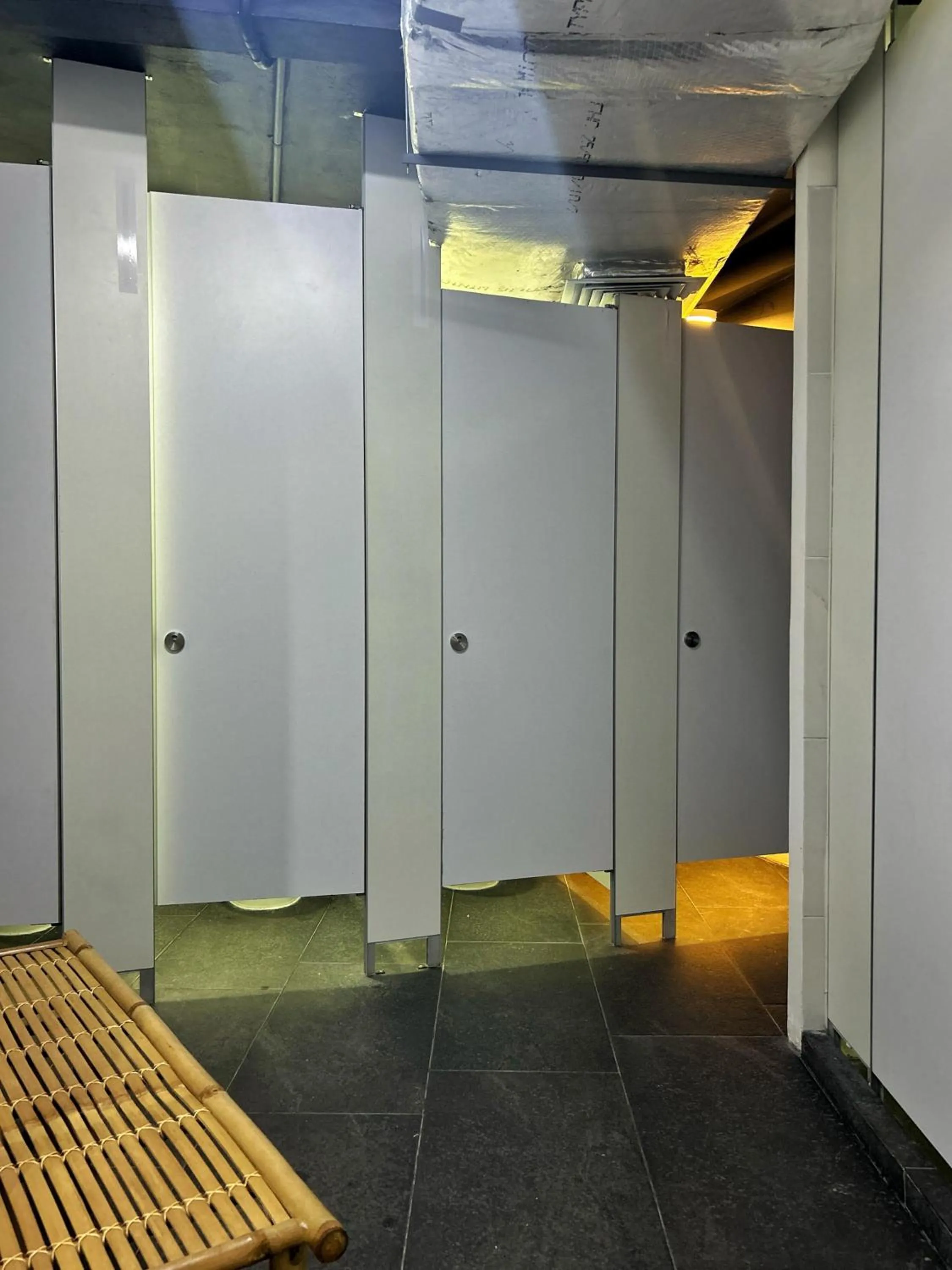 Bathroom in Green Caps