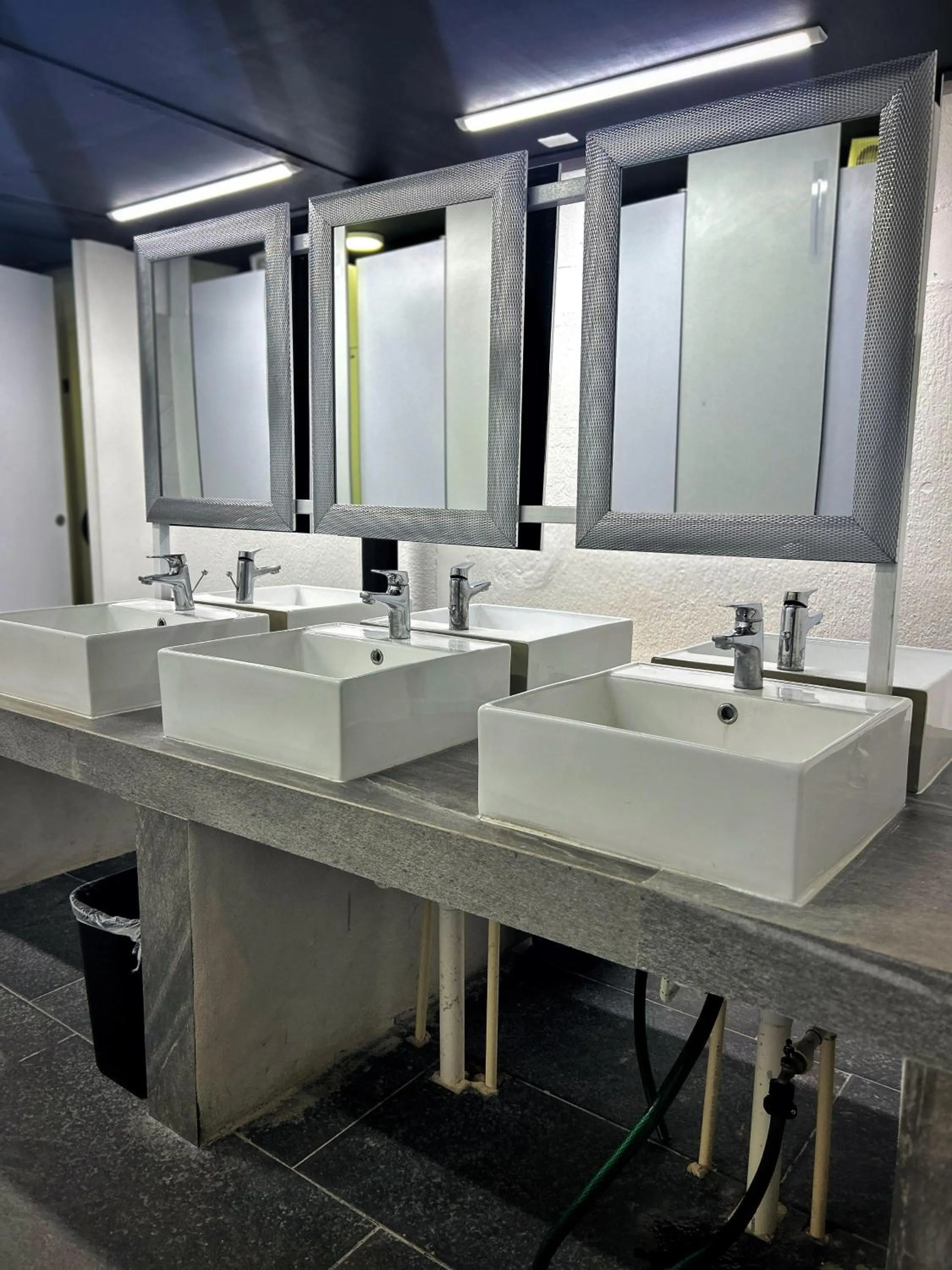 Bathroom in Green Caps