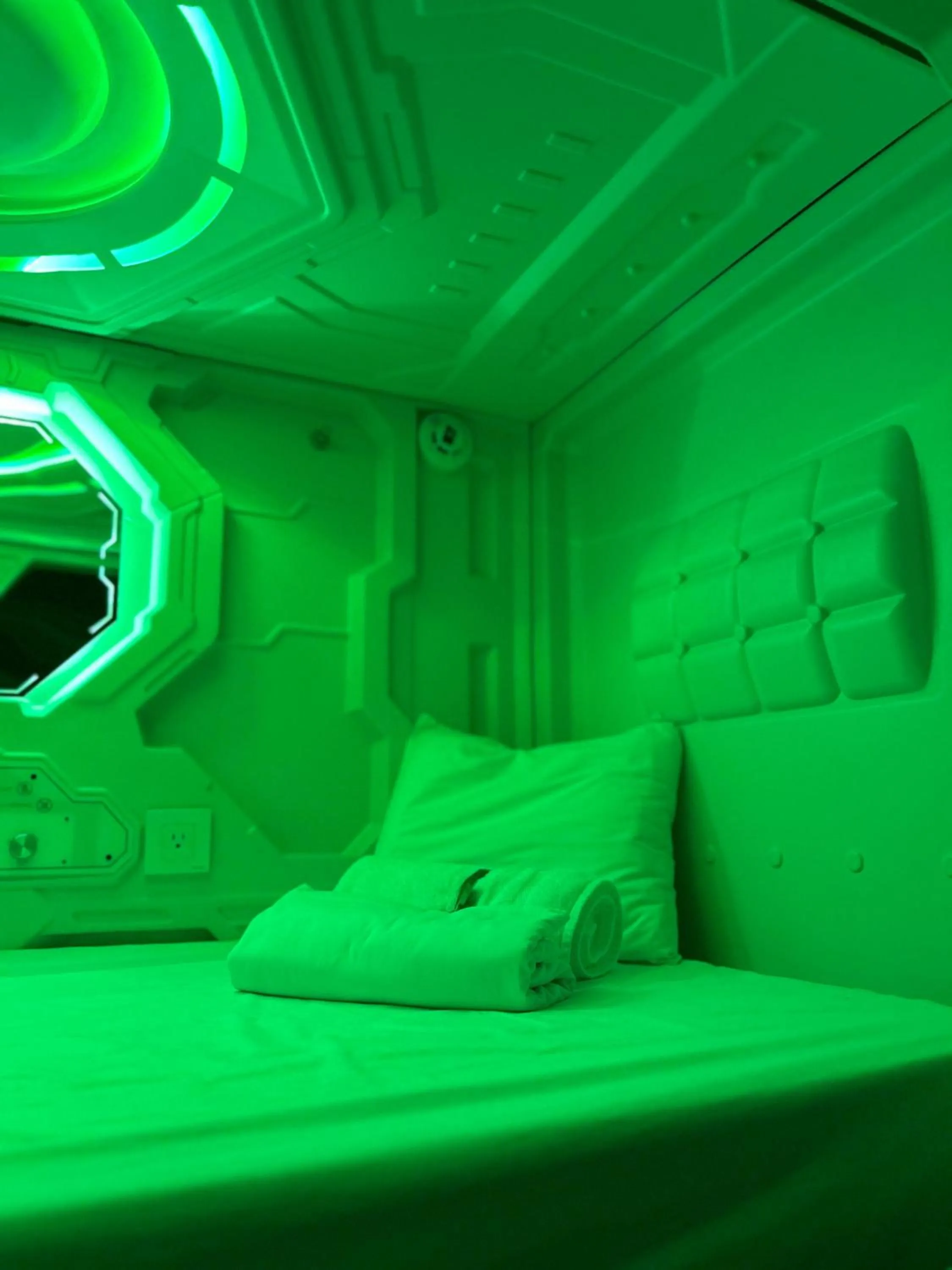 room service in Green Caps