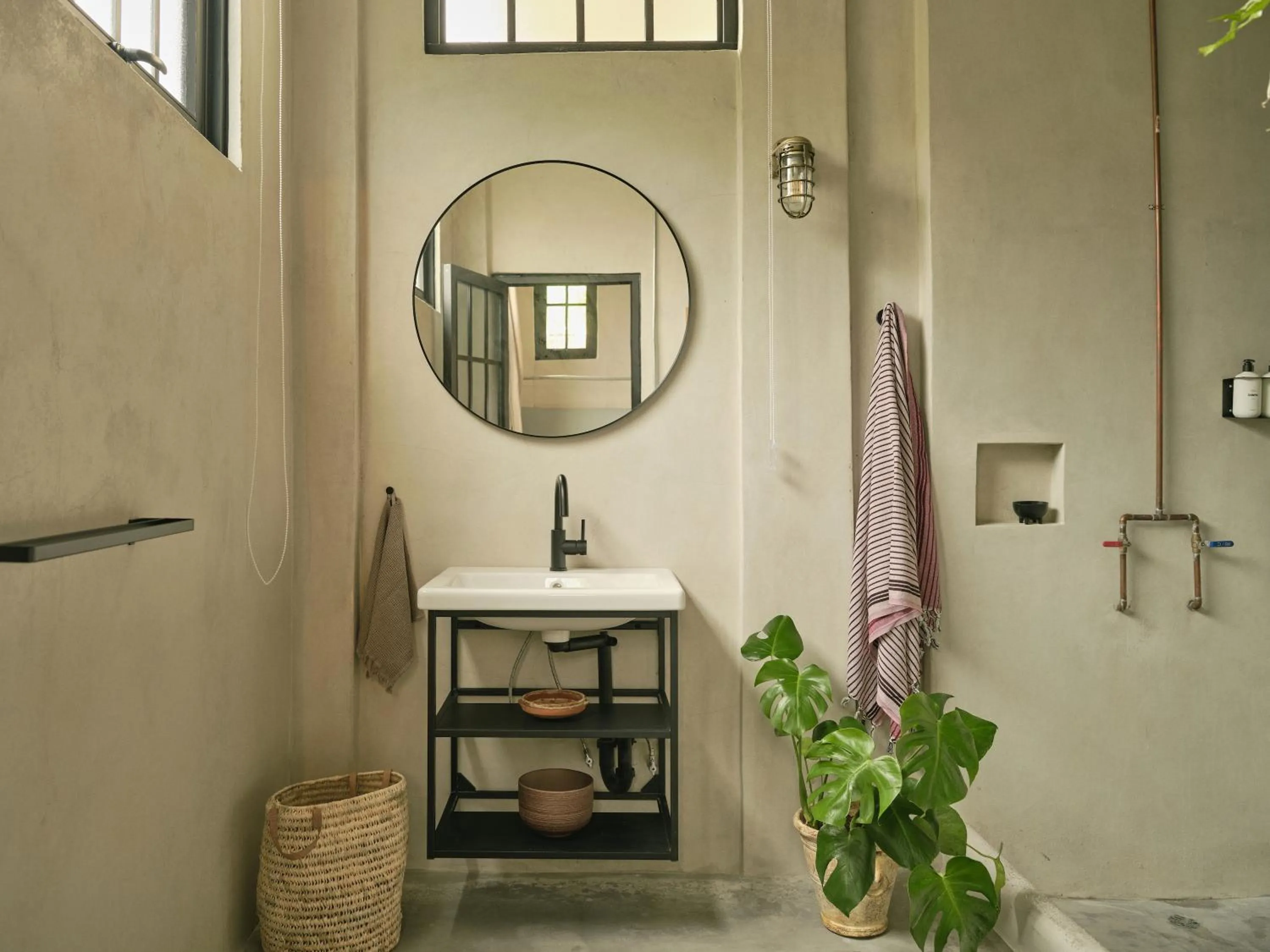Bathroom in PAZ by DW