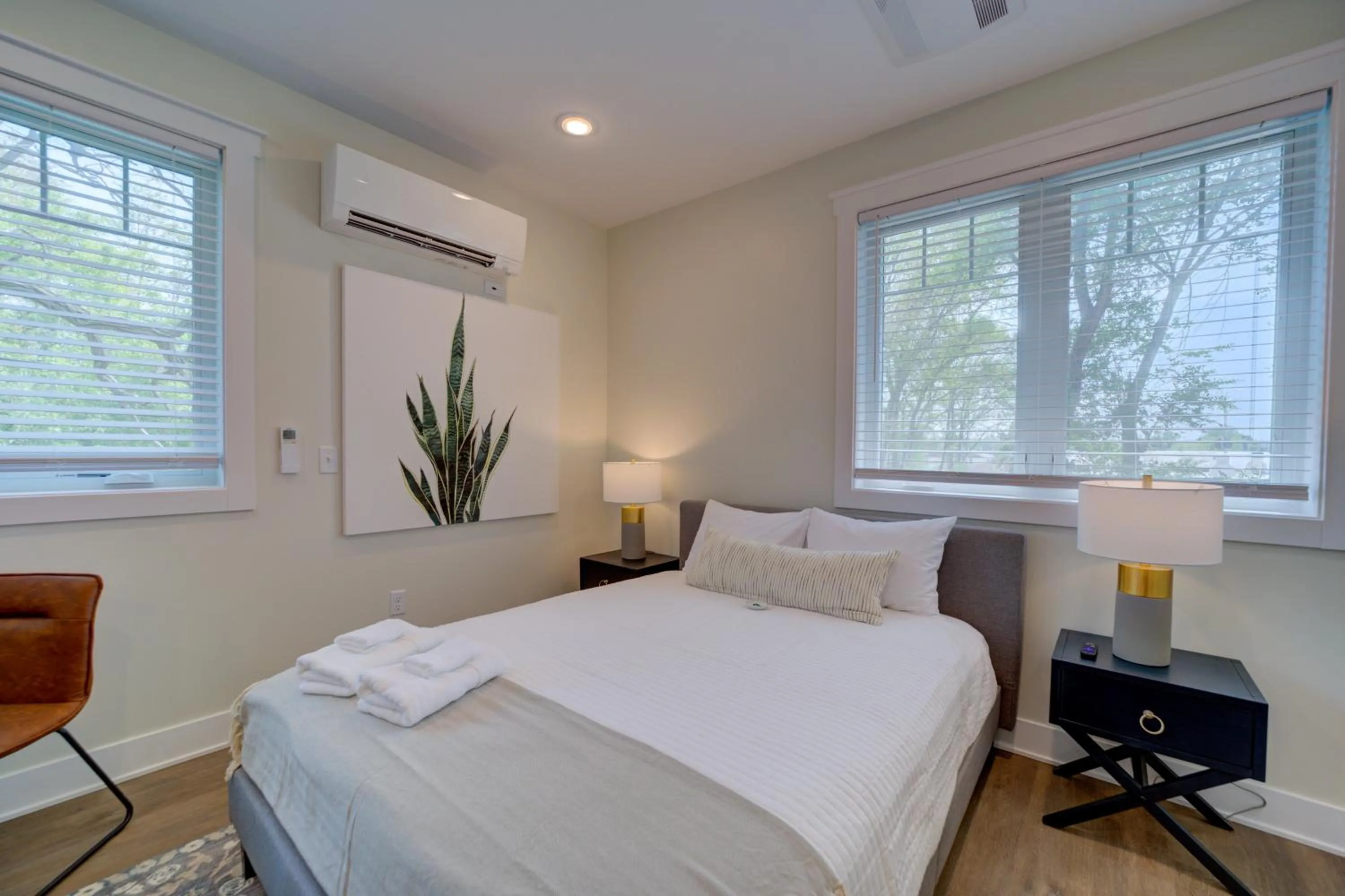 Bed in DreamStay on Clay