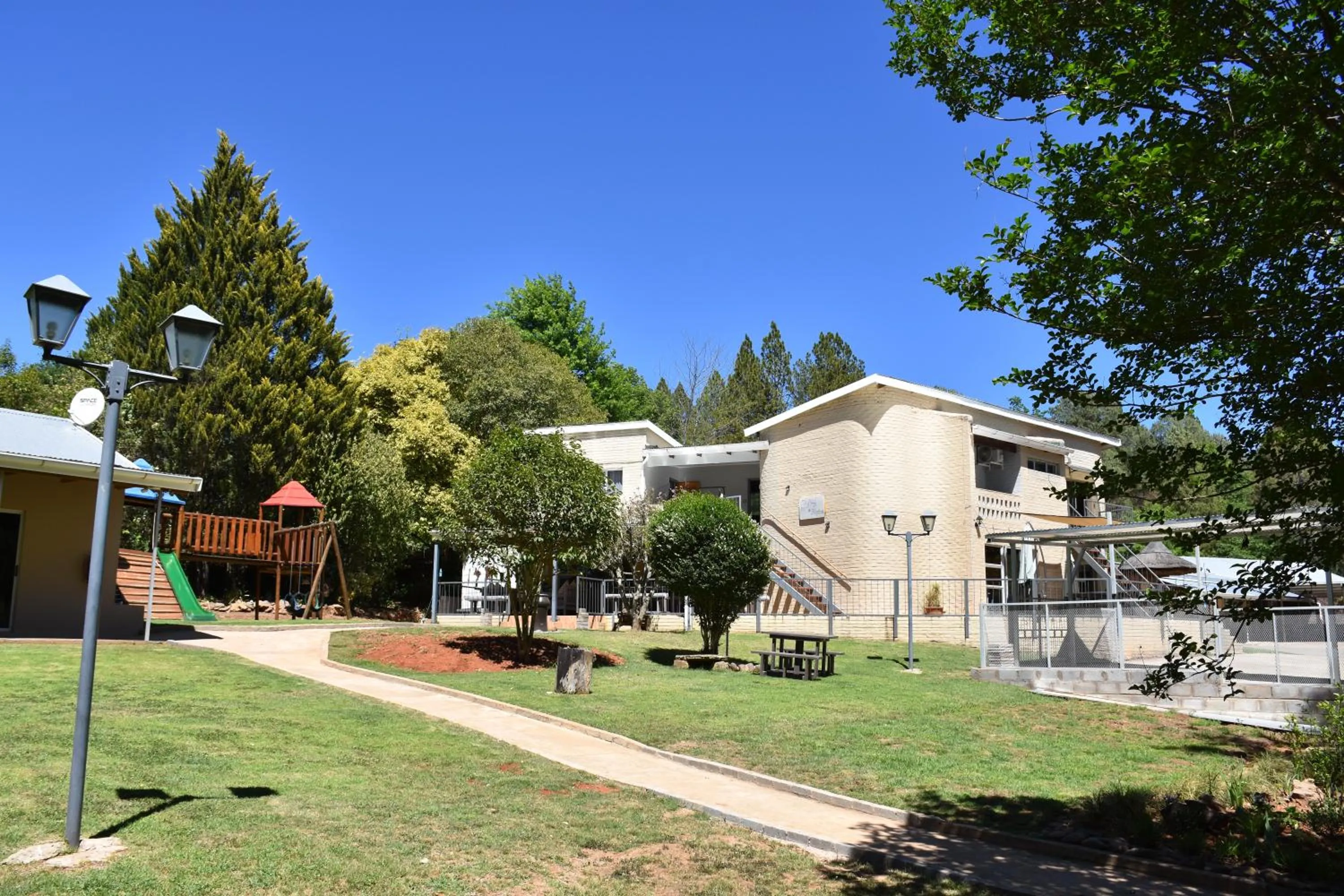 Property building in Alpine Bed and Breakfast