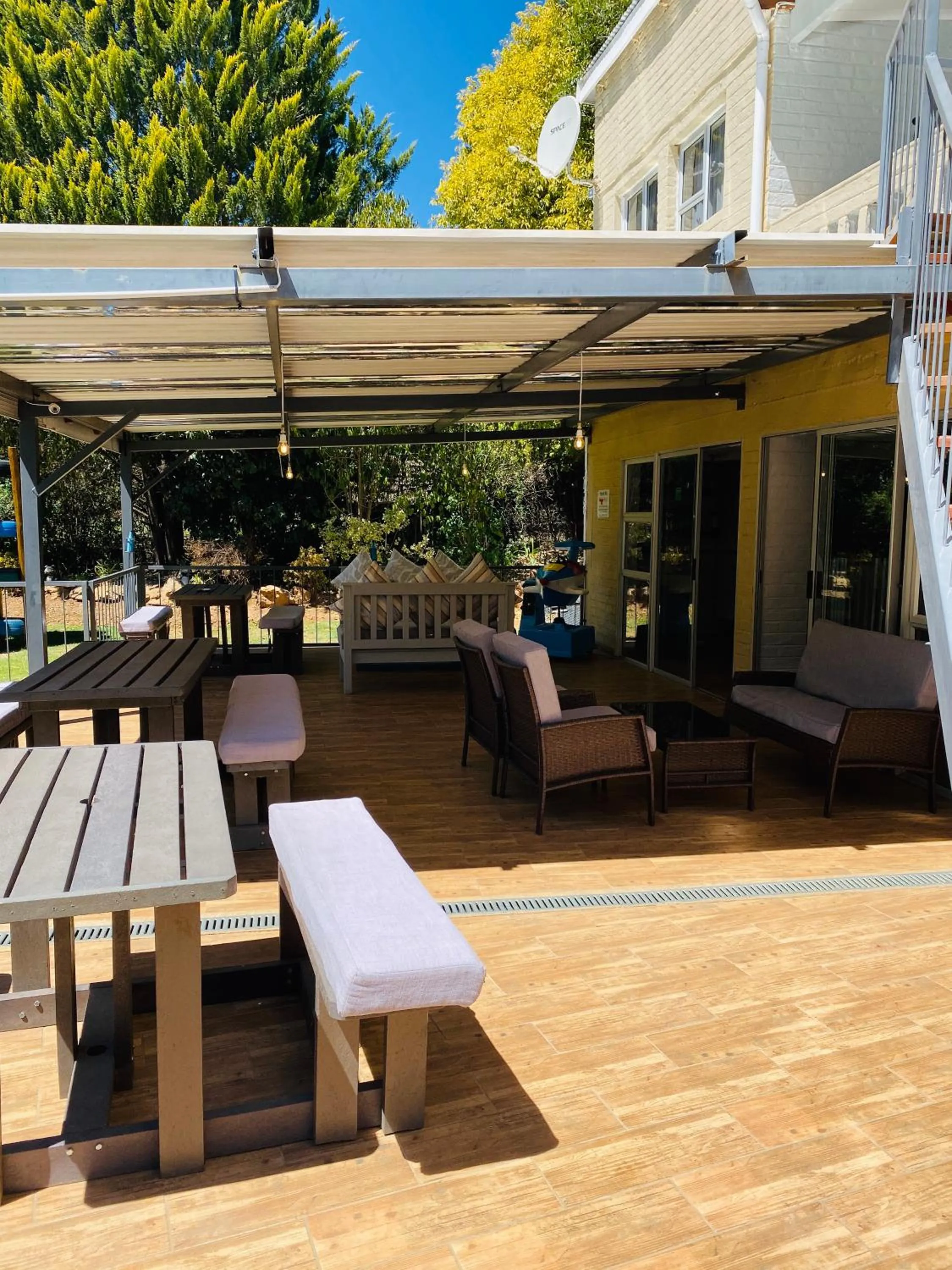 Patio in Alpine Bed and Breakfast
