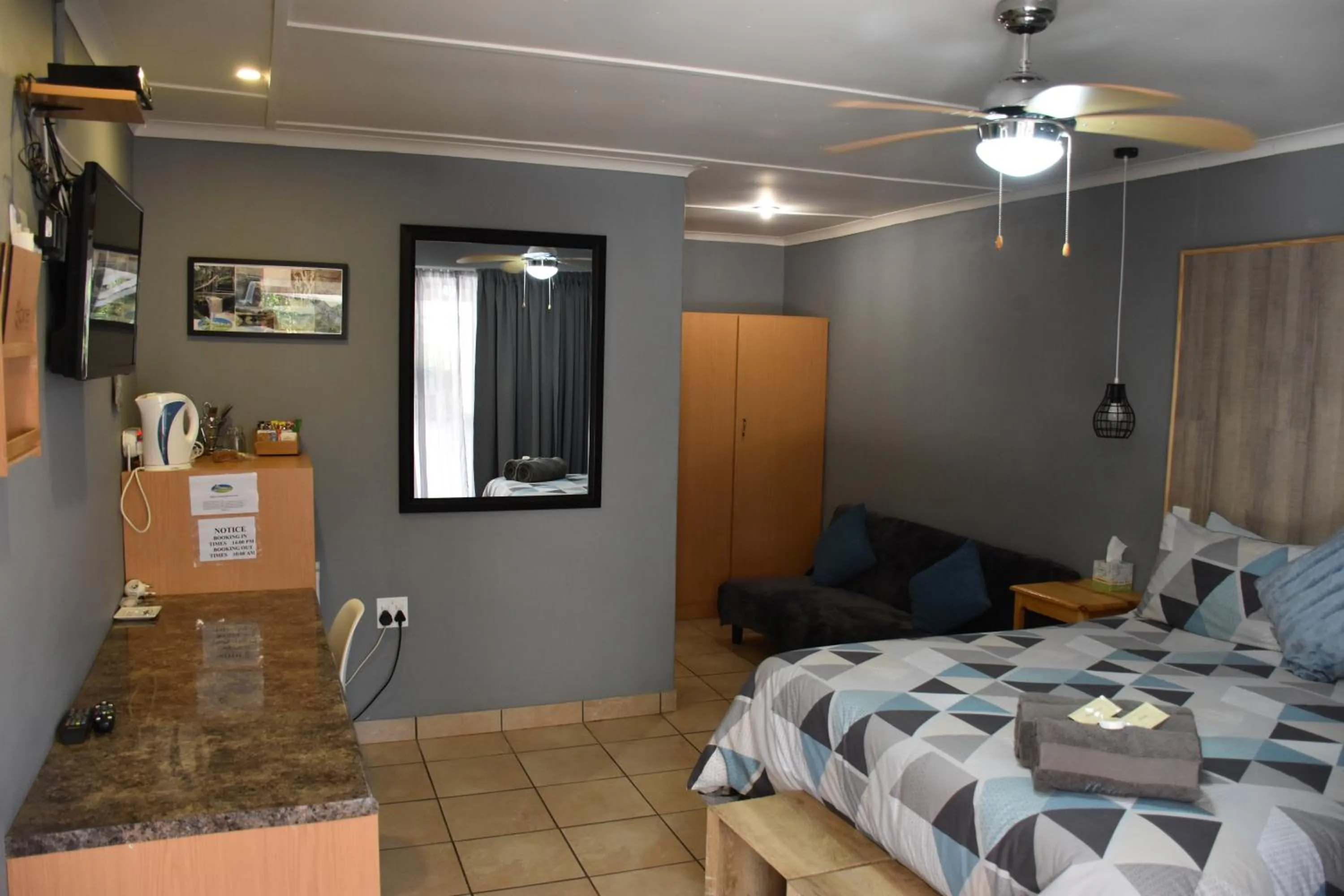 Photo of the whole room, Bed in Alpine Bed and Breakfast