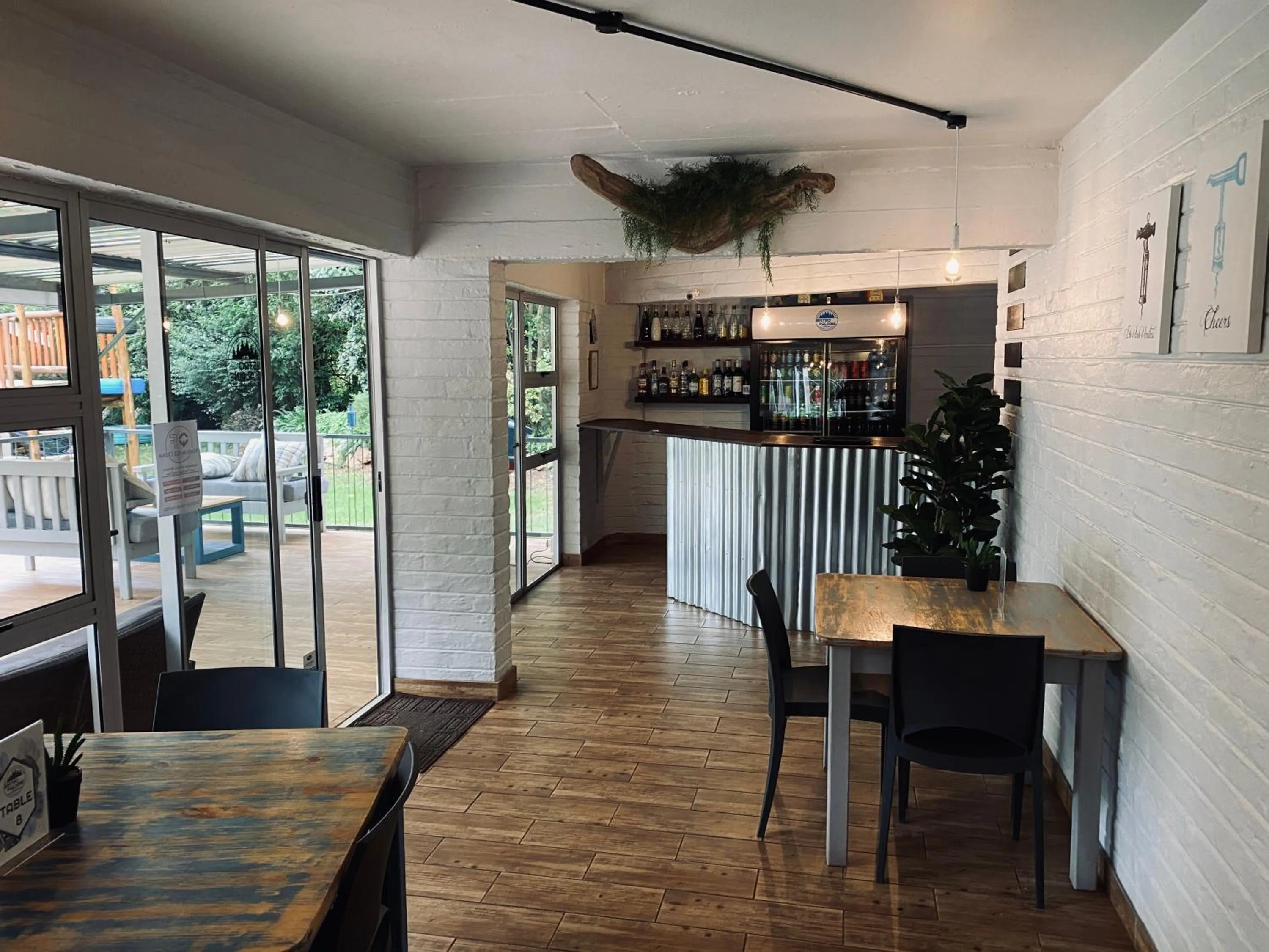 Restaurant/places to eat in Alpine Bed and Breakfast