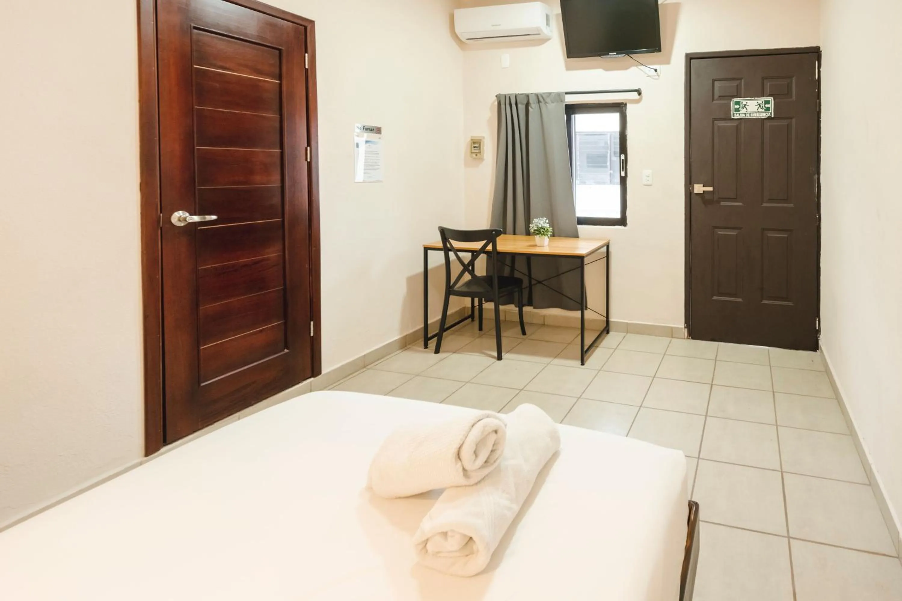 Photo of the whole room, Bed in Hotel Quiam