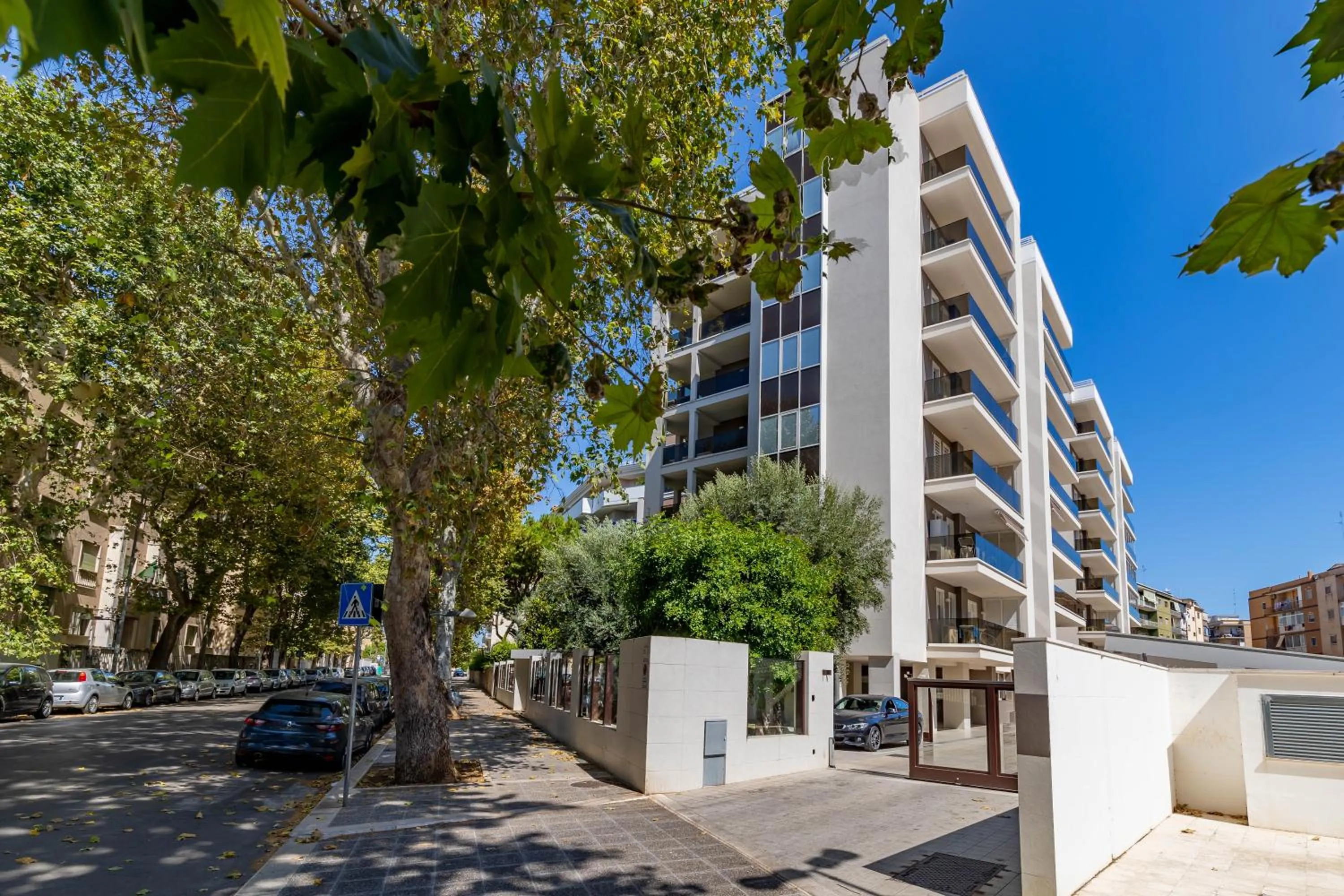 Two-Bedroom Apartment in Elilux - Zona Policlinico, Garage e Posto auto