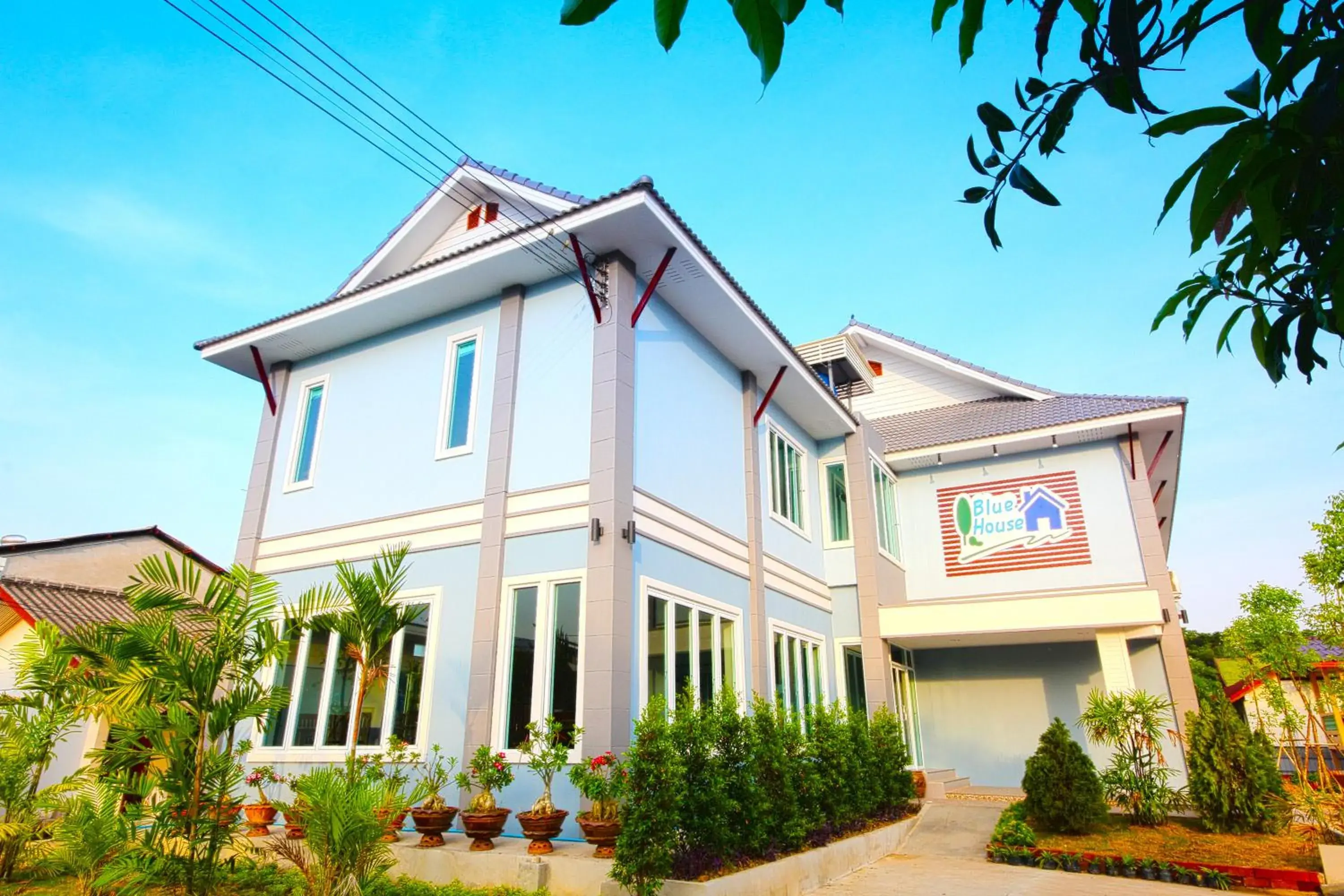 Facade/entrance in Blue House Sukhothai Facade/entrance in Blue House Sukhothai
