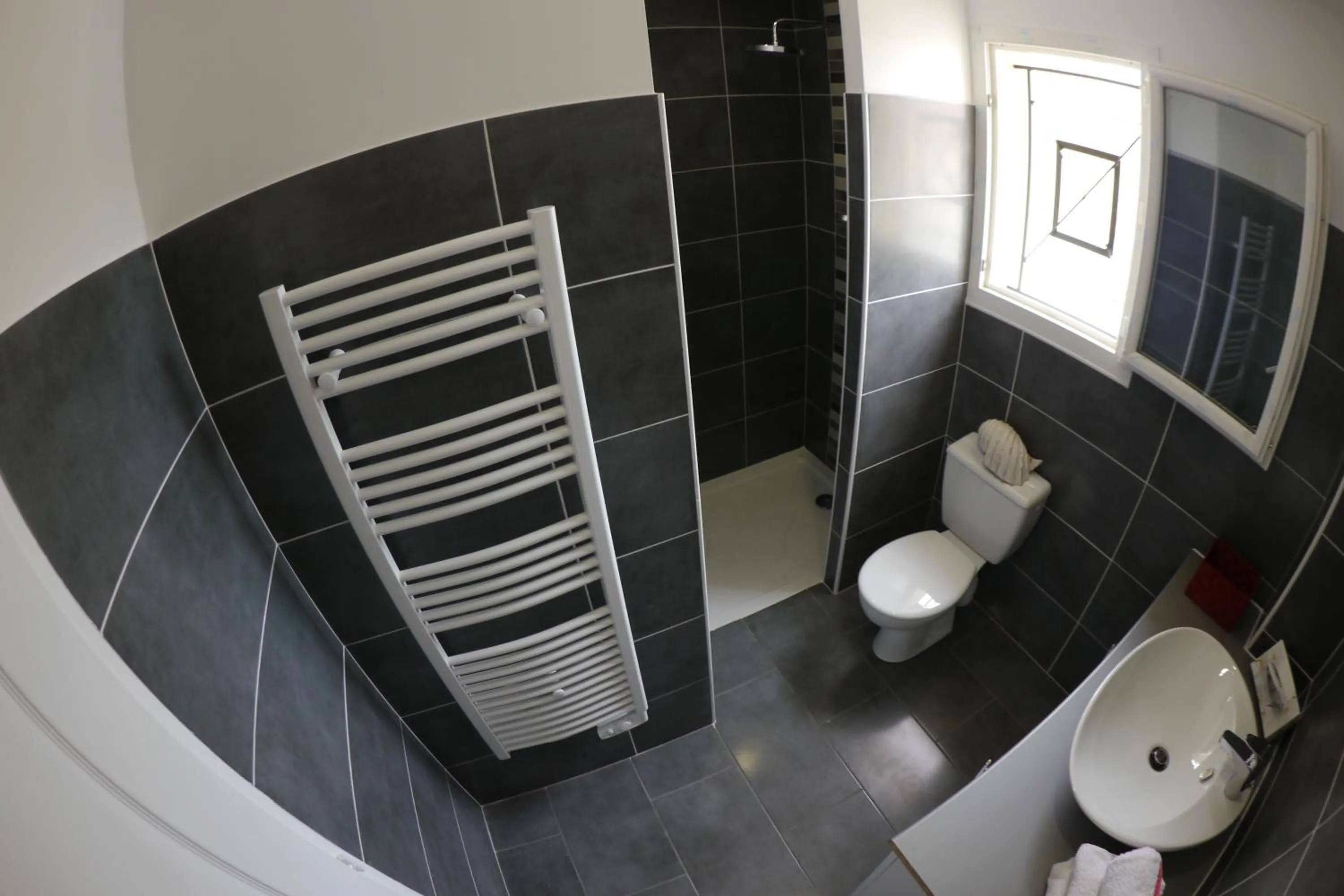 Bathroom in La Résidence Les Grands Vignobles