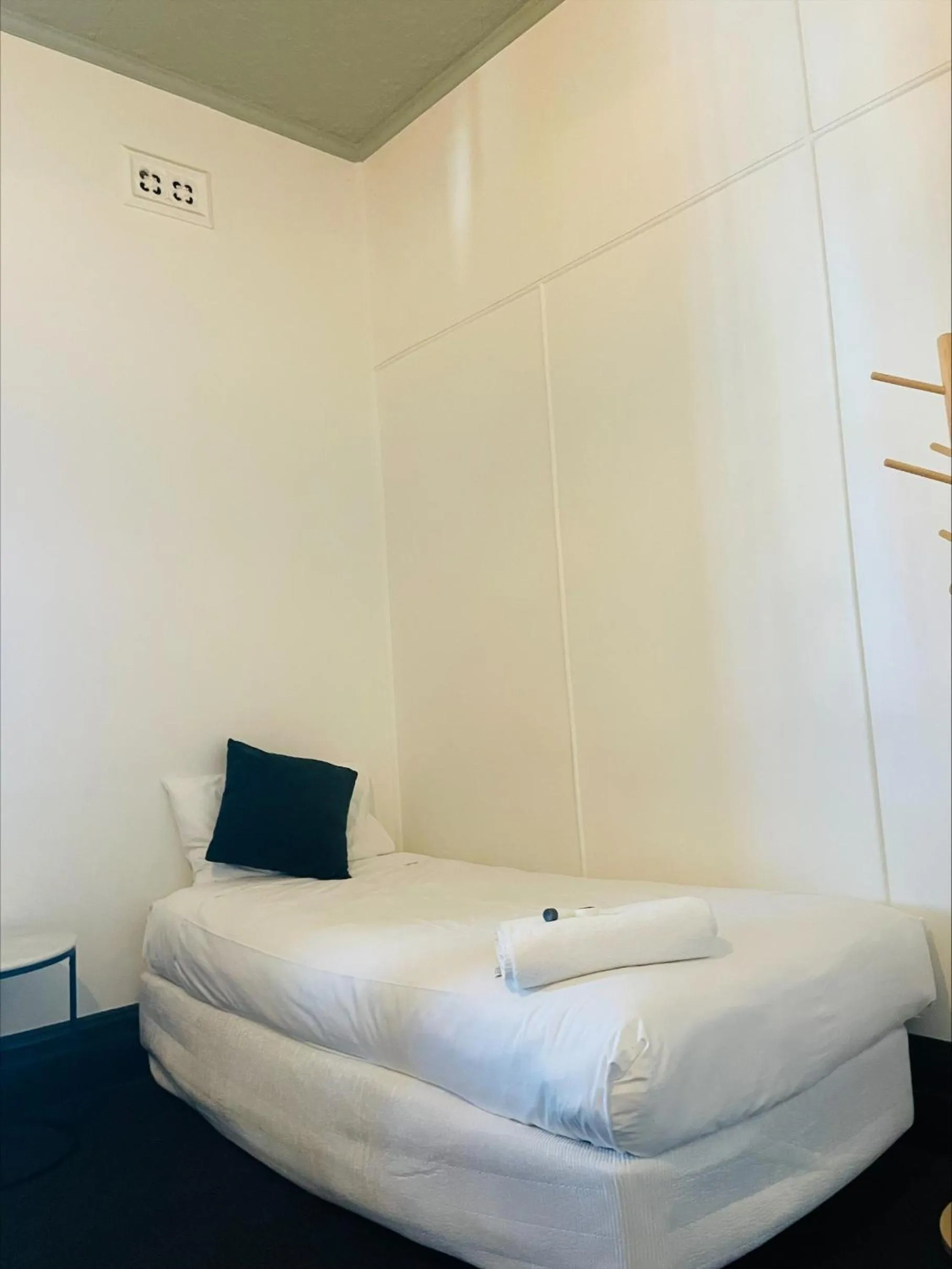 Bed in Belmore Hotel Scone